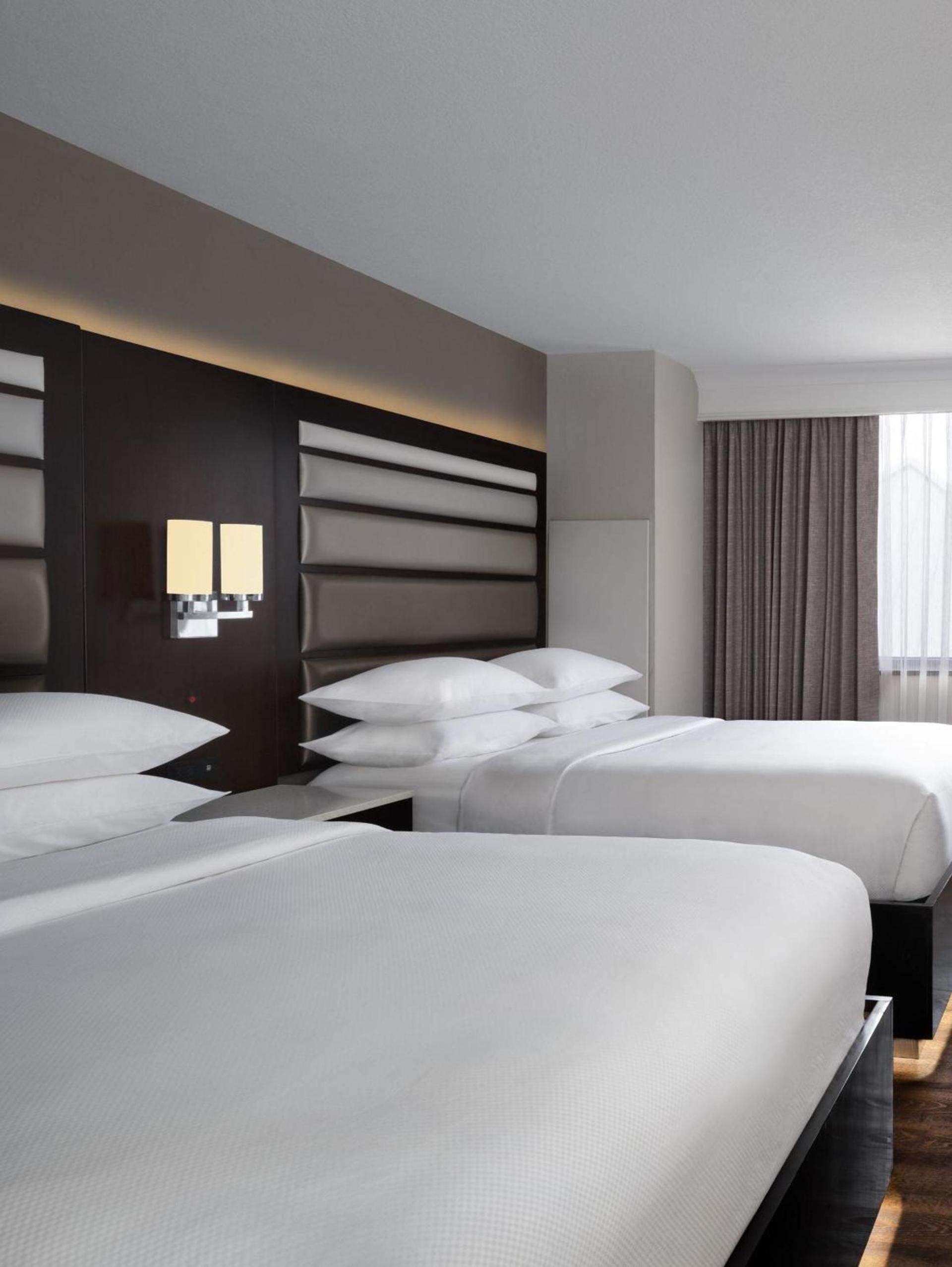 Delta Hotels by Marriott Jacksonville Deerwood photo 28