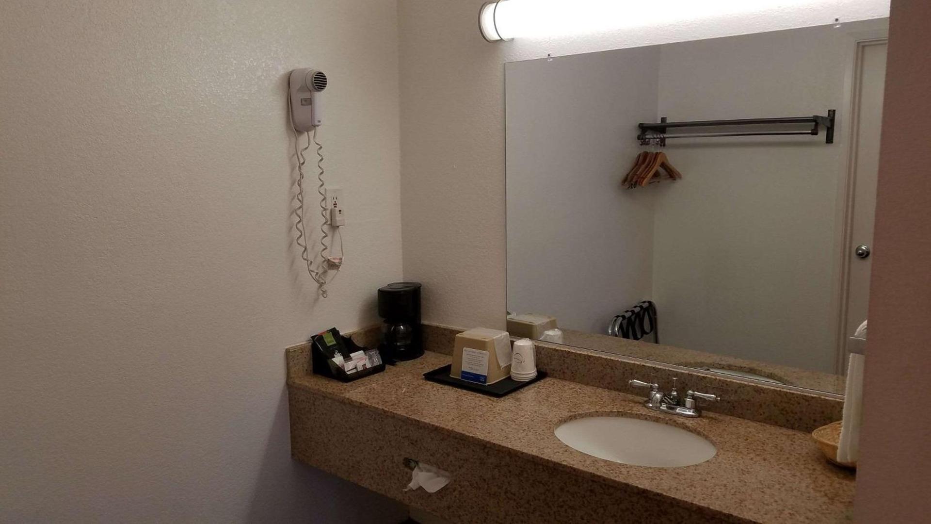 Rodeway Inn Alameda-Oakland photo 13