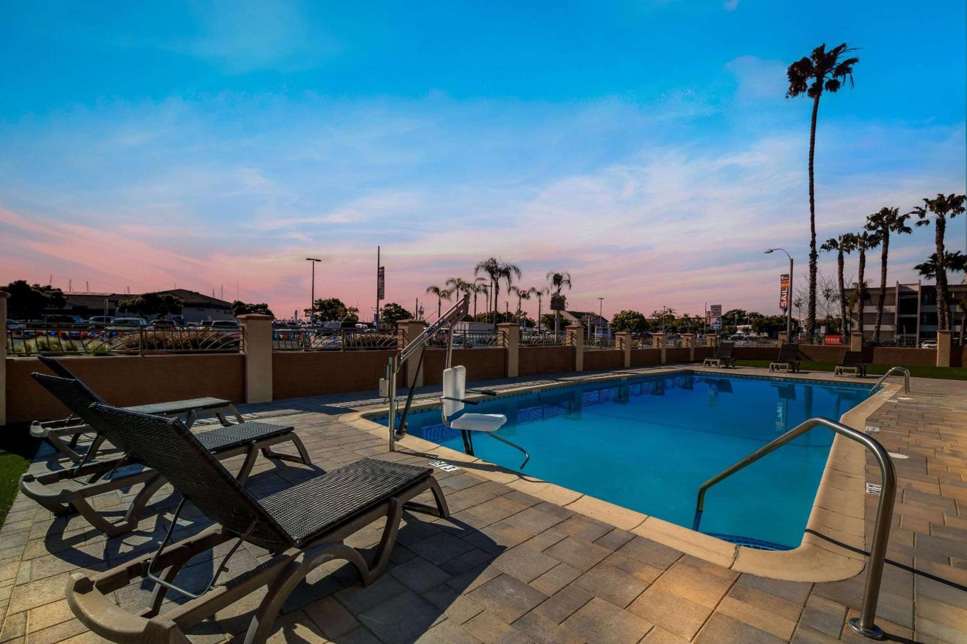 Comfort Inn San Diego Airport At The Harbor photo 5