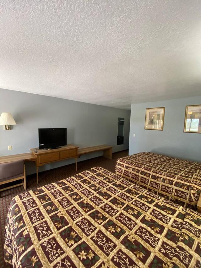 Land of Ahs Motor Inn photo 2