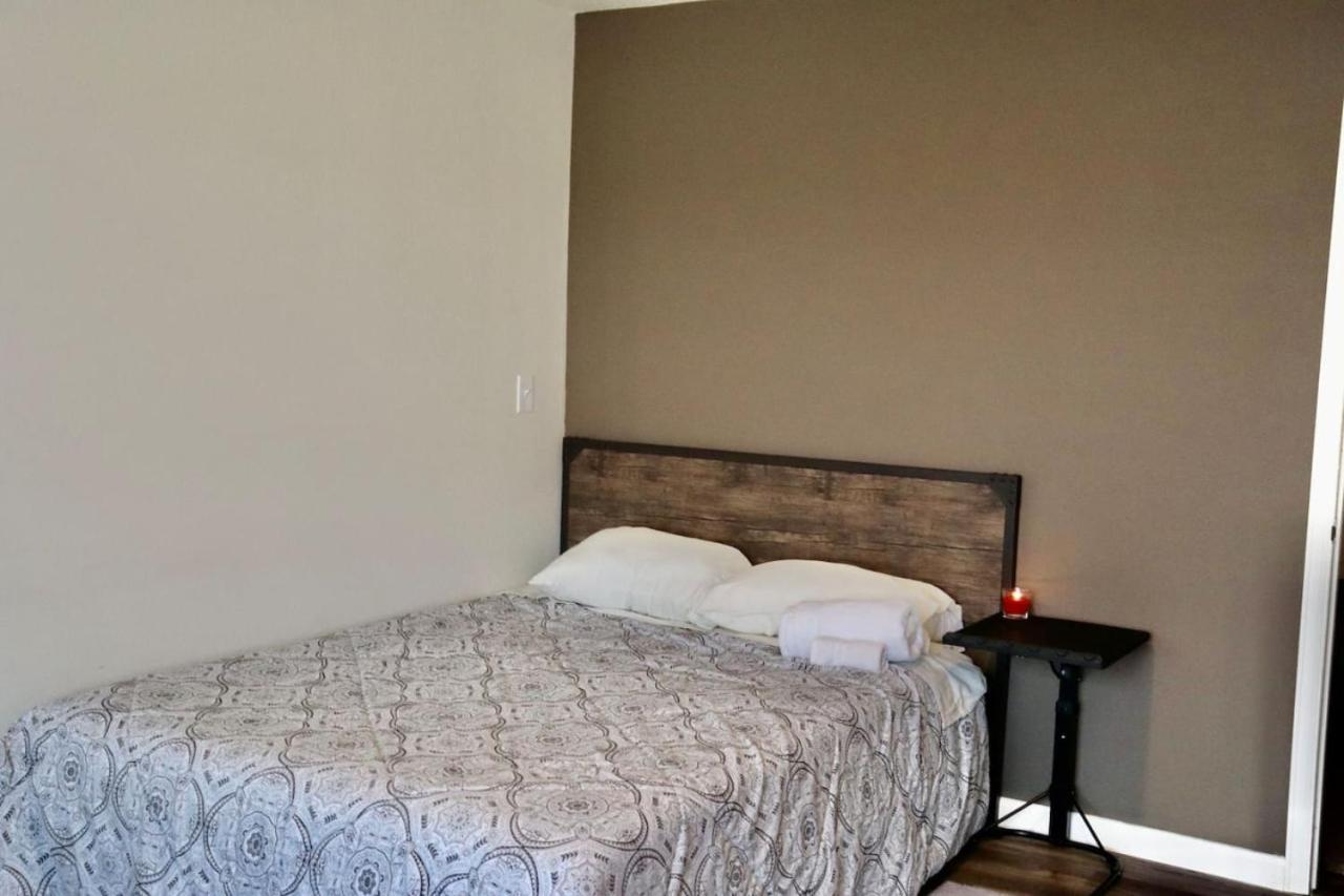 AZGuestHouse at Meadow Vast Queen-bedroom-SharedBath photo 23