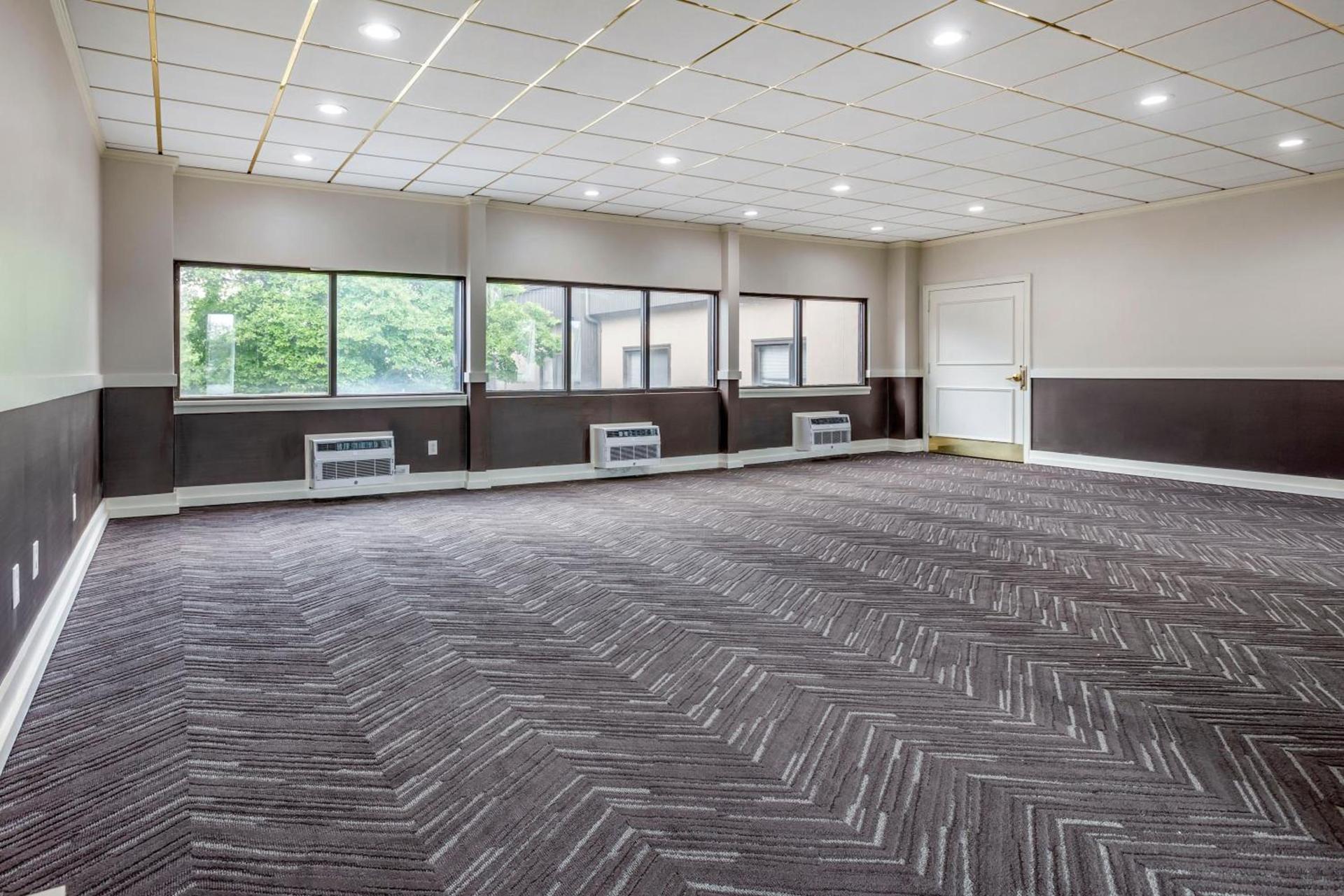 Amwell Suites photo 14