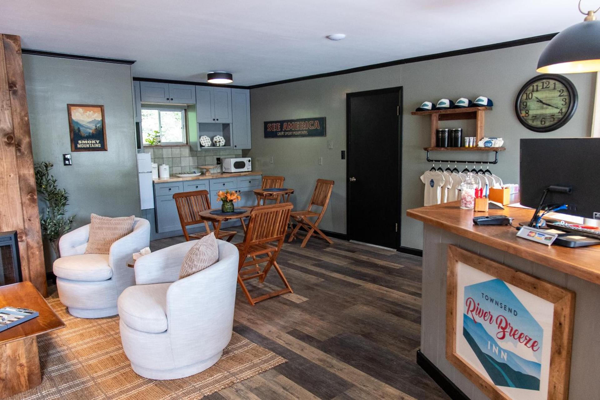 Townsend River Breeze Inn photo 31