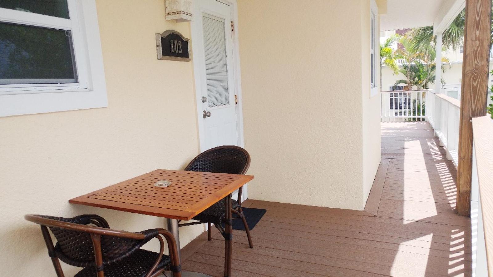 Flamingo Inn photo 2