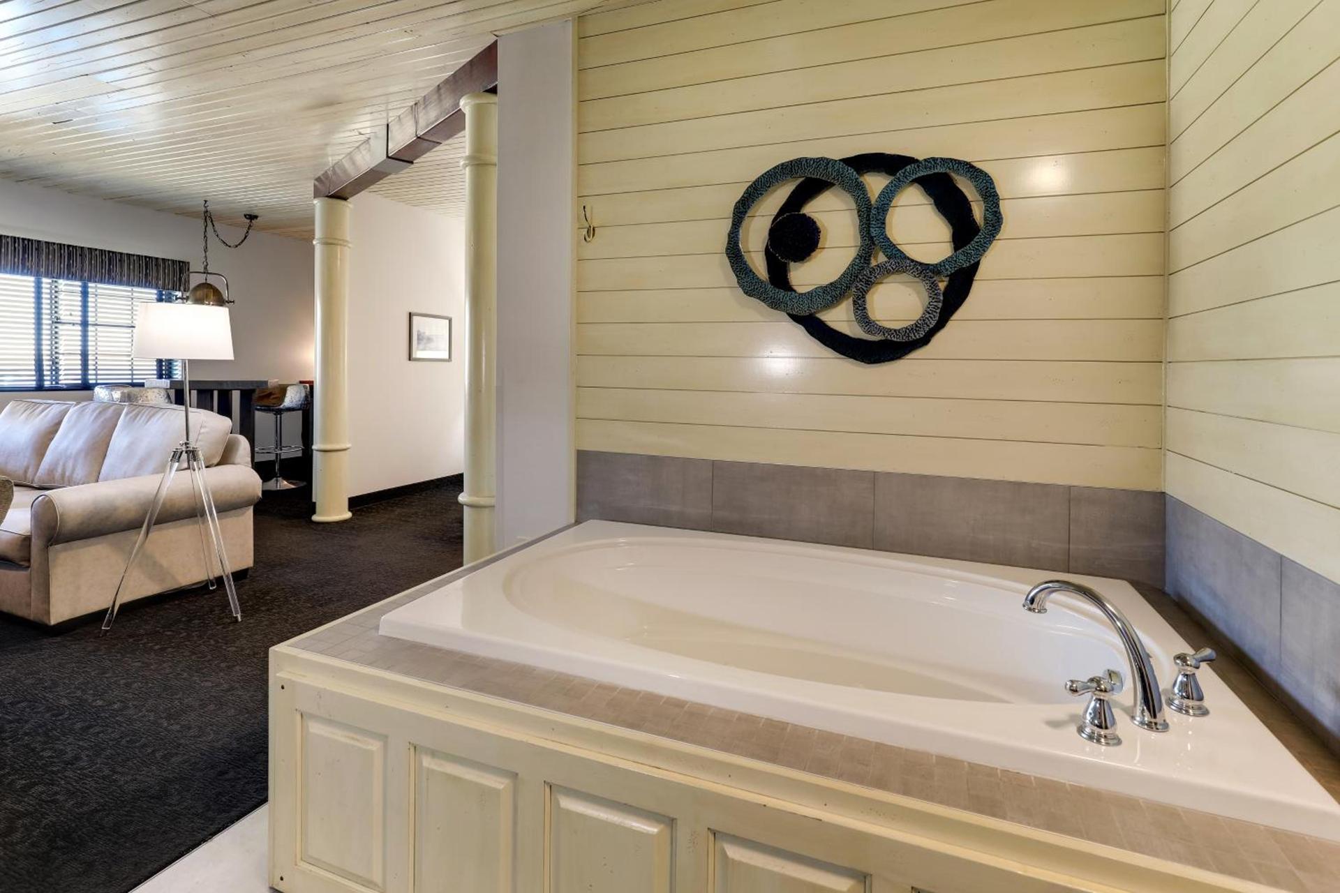 Stoney Creek Hotel Tulsa - Broken Arrow photo 64