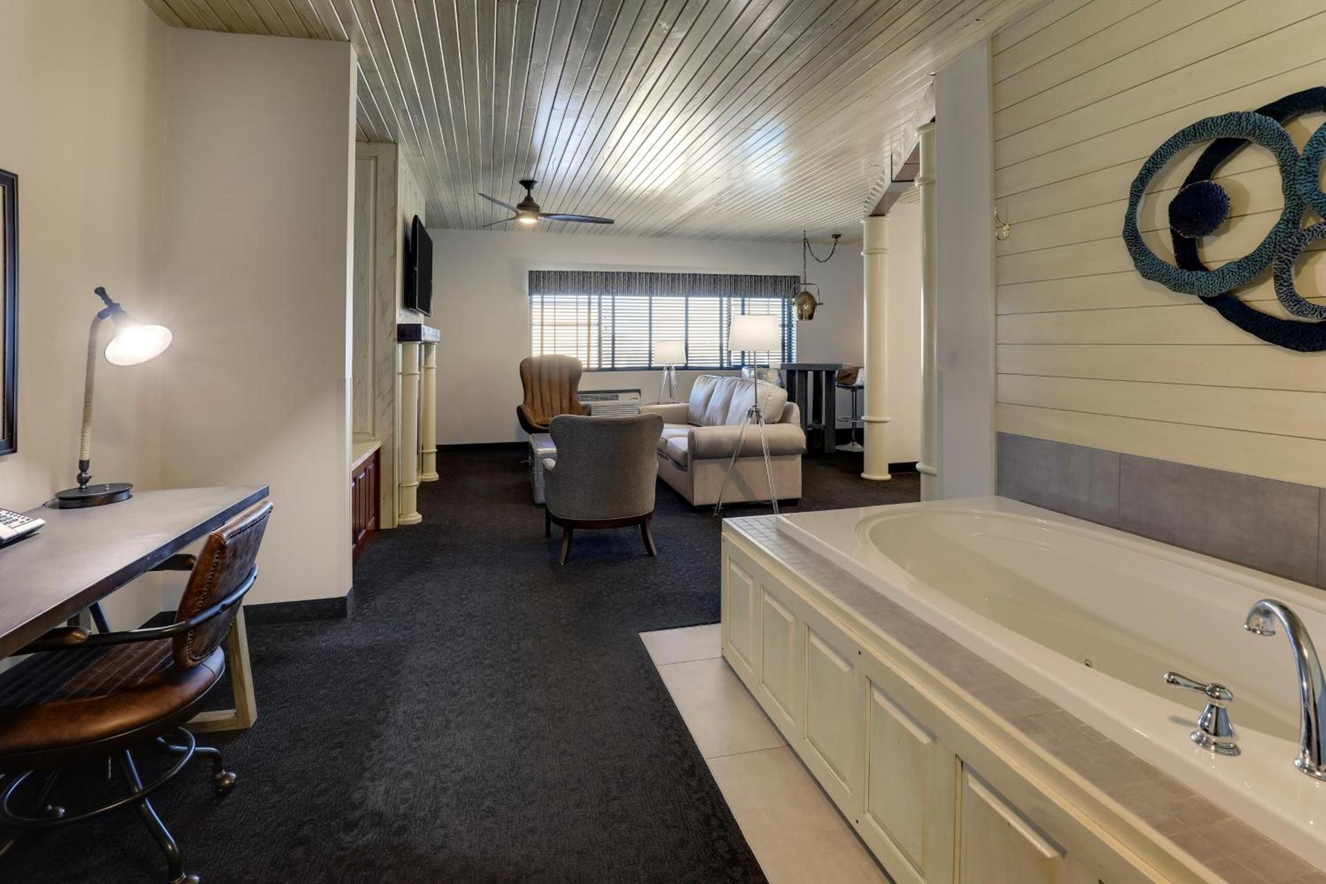 Stoney Creek Hotel Tulsa - Broken Arrow photo 62