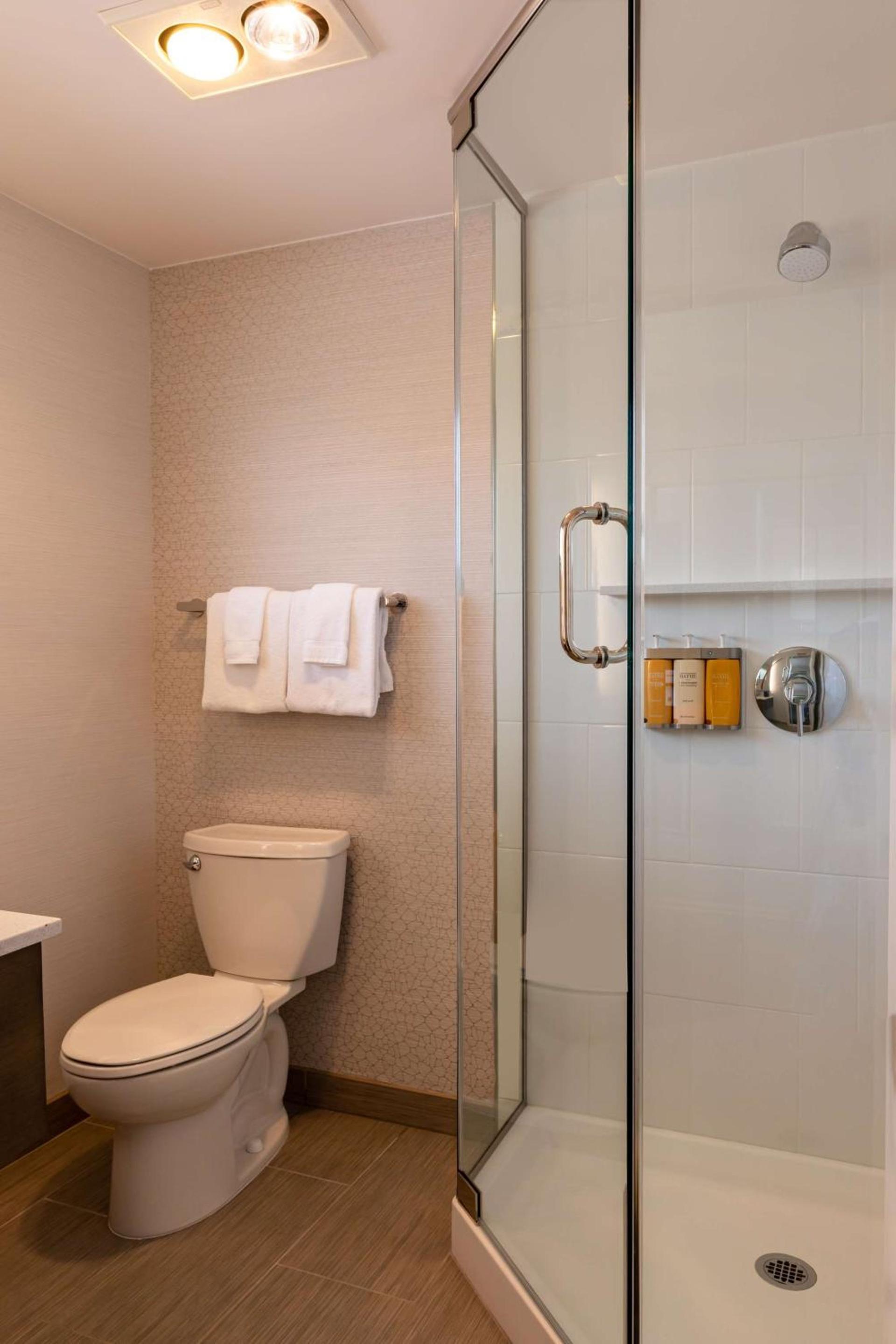 West Beach Inn, a Coast Hotel photo 21