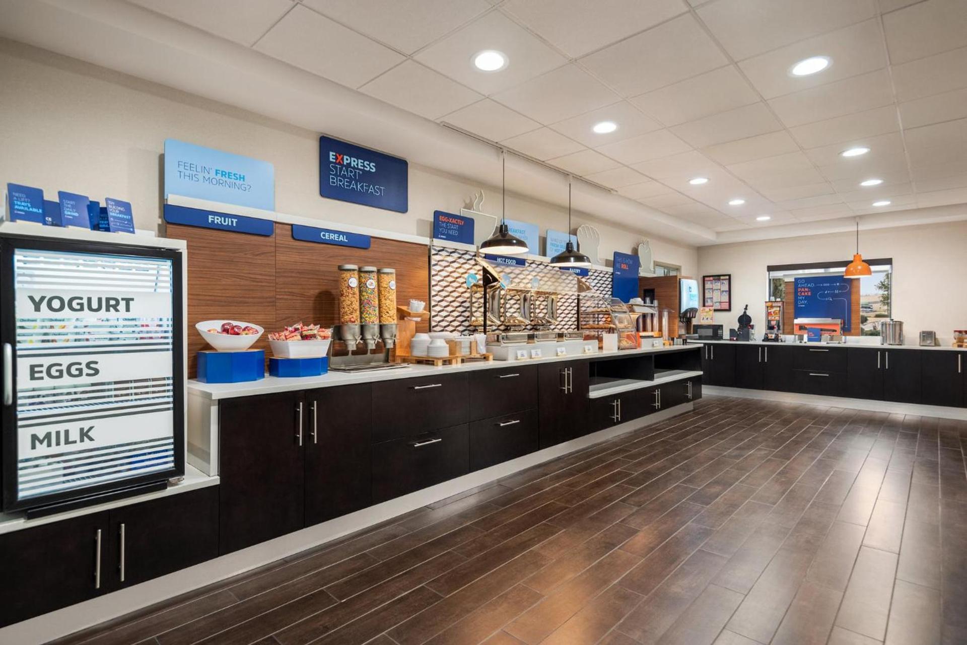 Holiday Inn Express Hotel & Suites McDonough by IHG photo 24