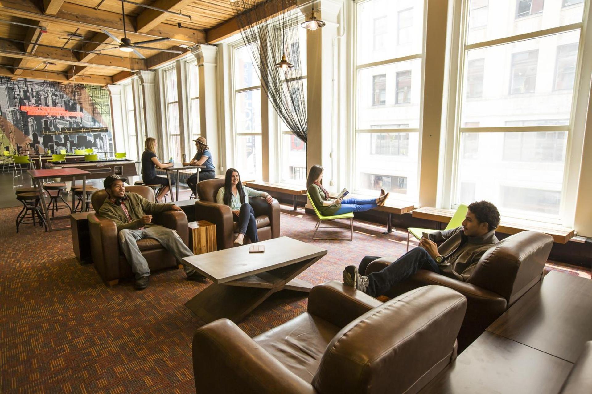 HI Chicago Hostel photo 9