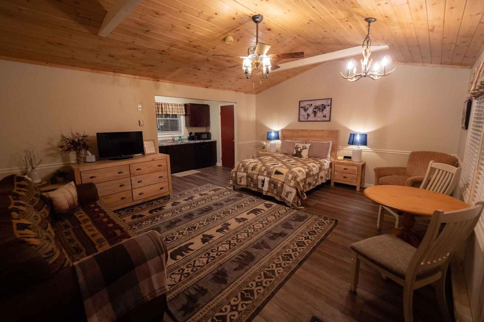 The Snowshoe Lodge photo 7