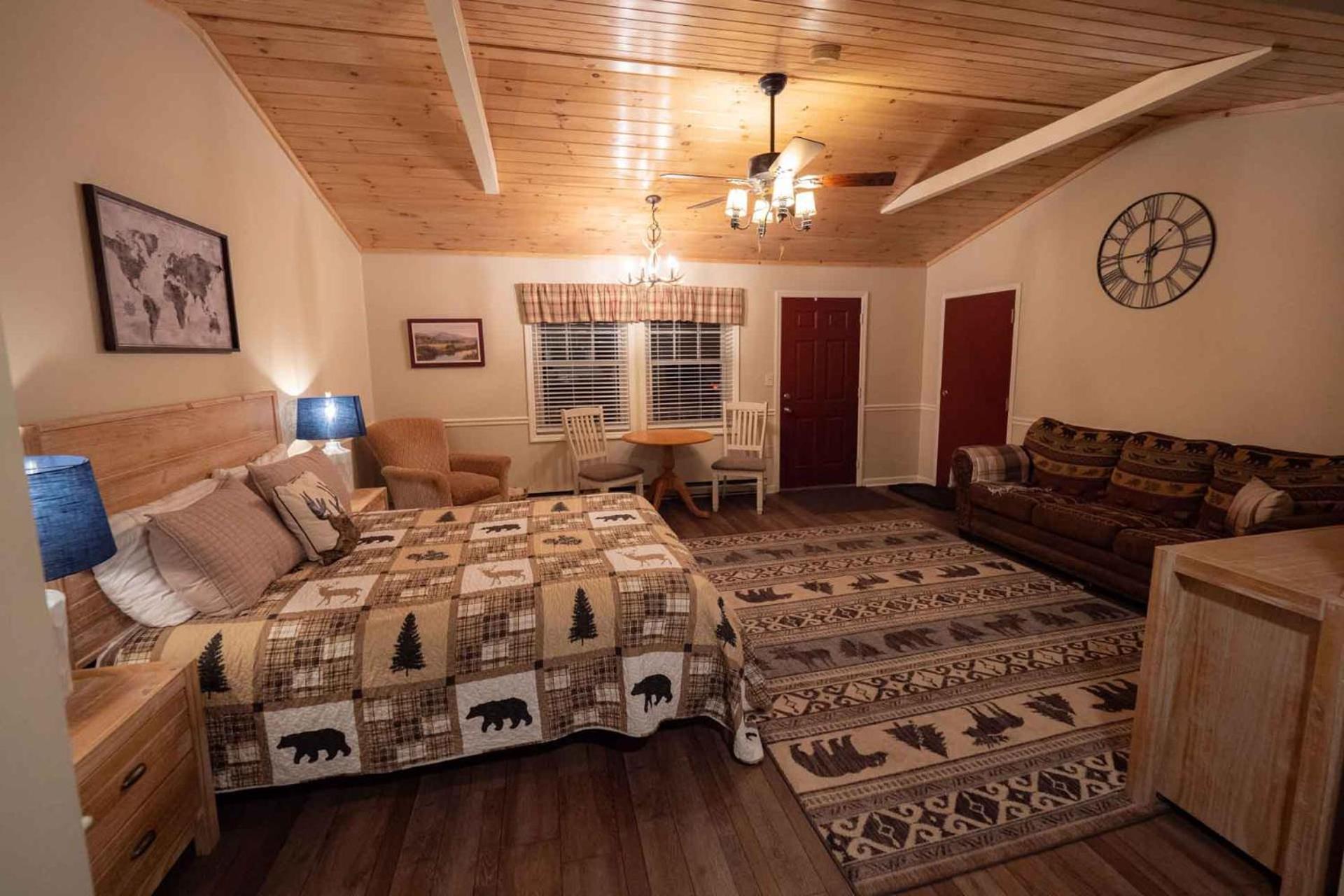 The Snowshoe Lodge photo 9