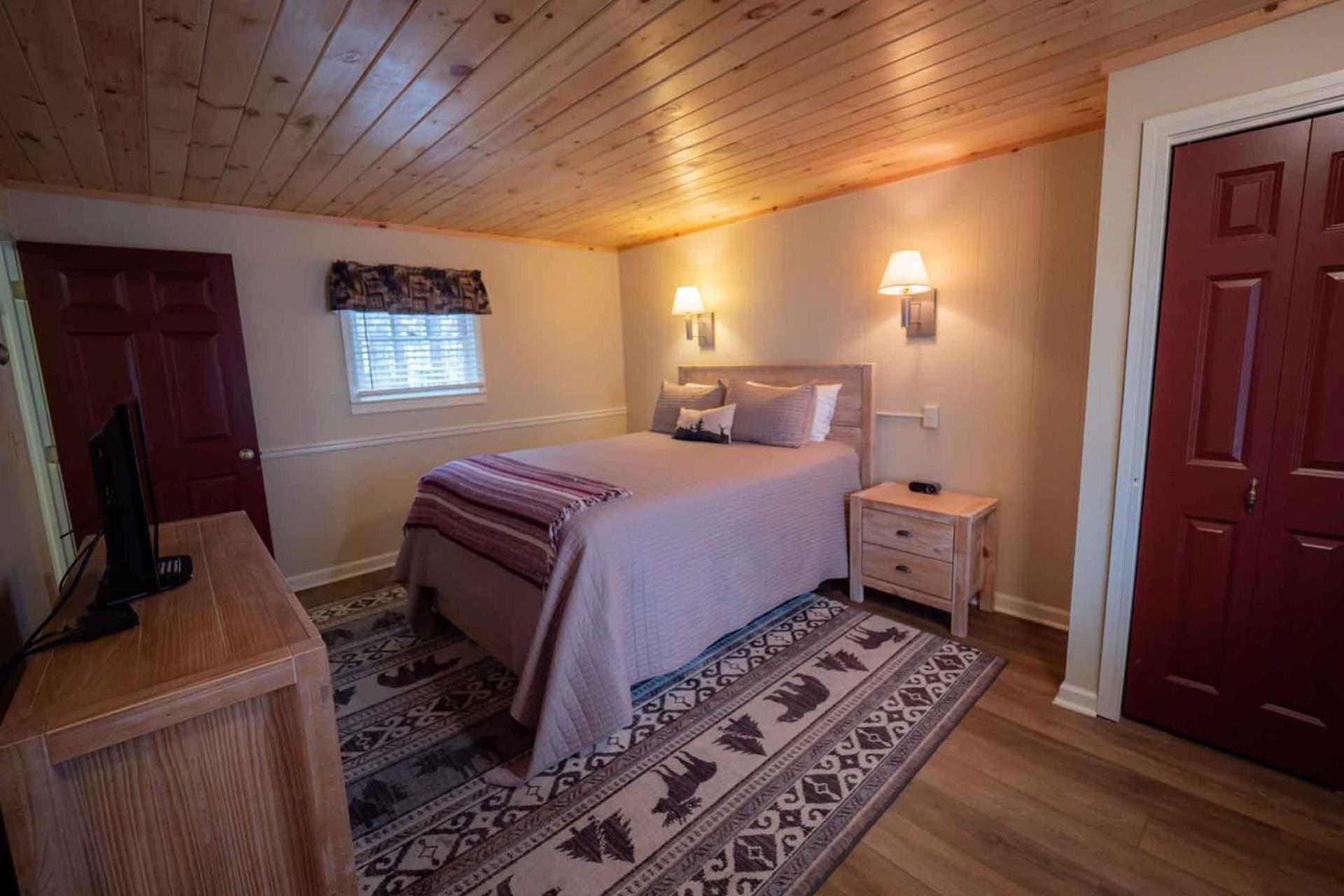 The Snowshoe Lodge photo 12