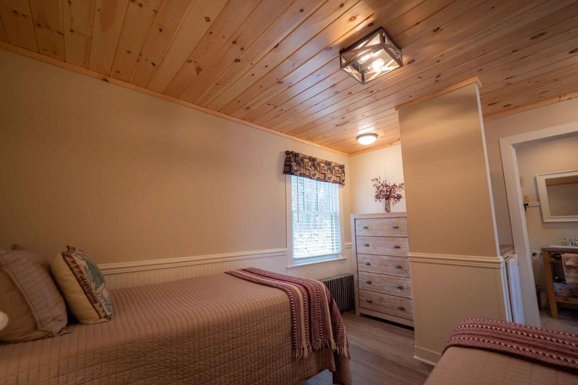 The Snowshoe Lodge photo 16