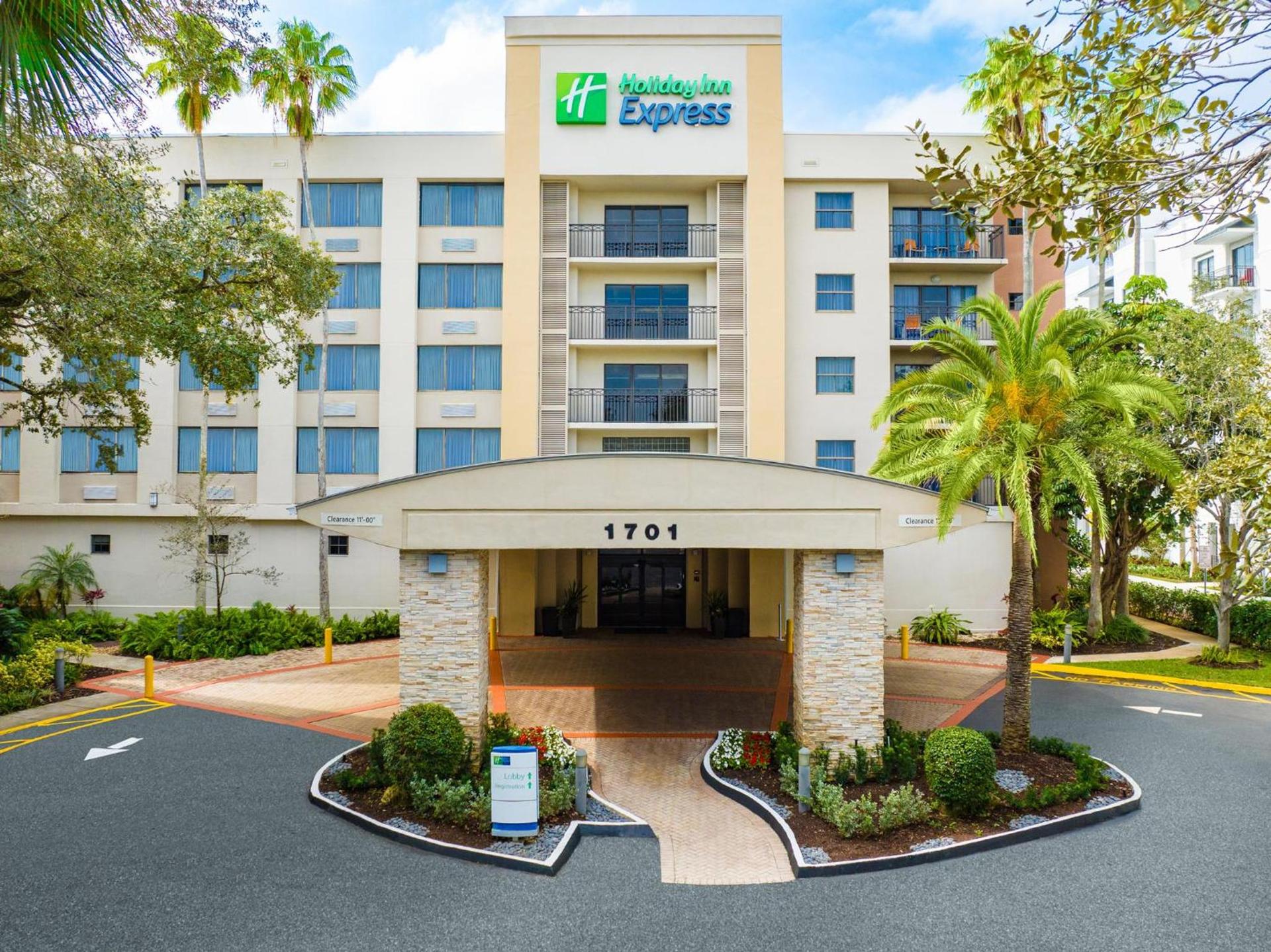 Holiday Inn Express Hotel & Suites Ft. Lauderdale-Plantation by IHG — hotel in Plantation