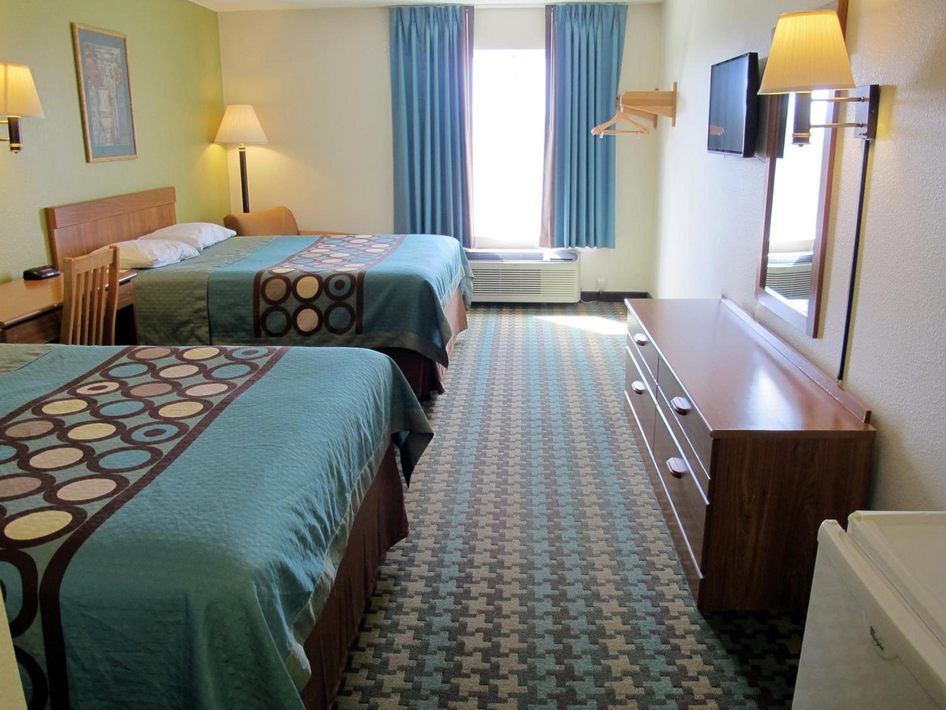 Super 8 by Wyndham Cloverdale IN photo 24
