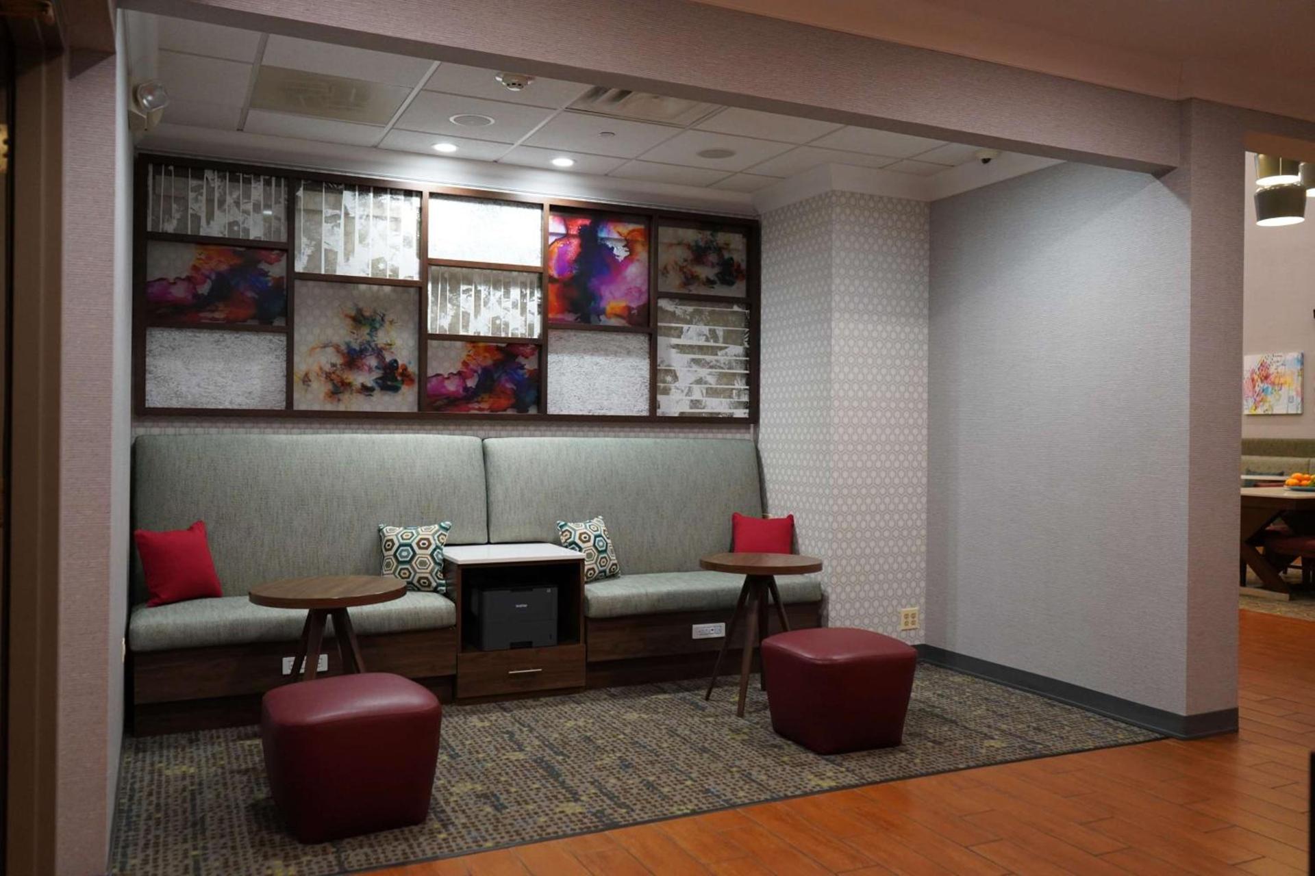 Hampton Inn & Suites Chicago/Aurora photo 6
