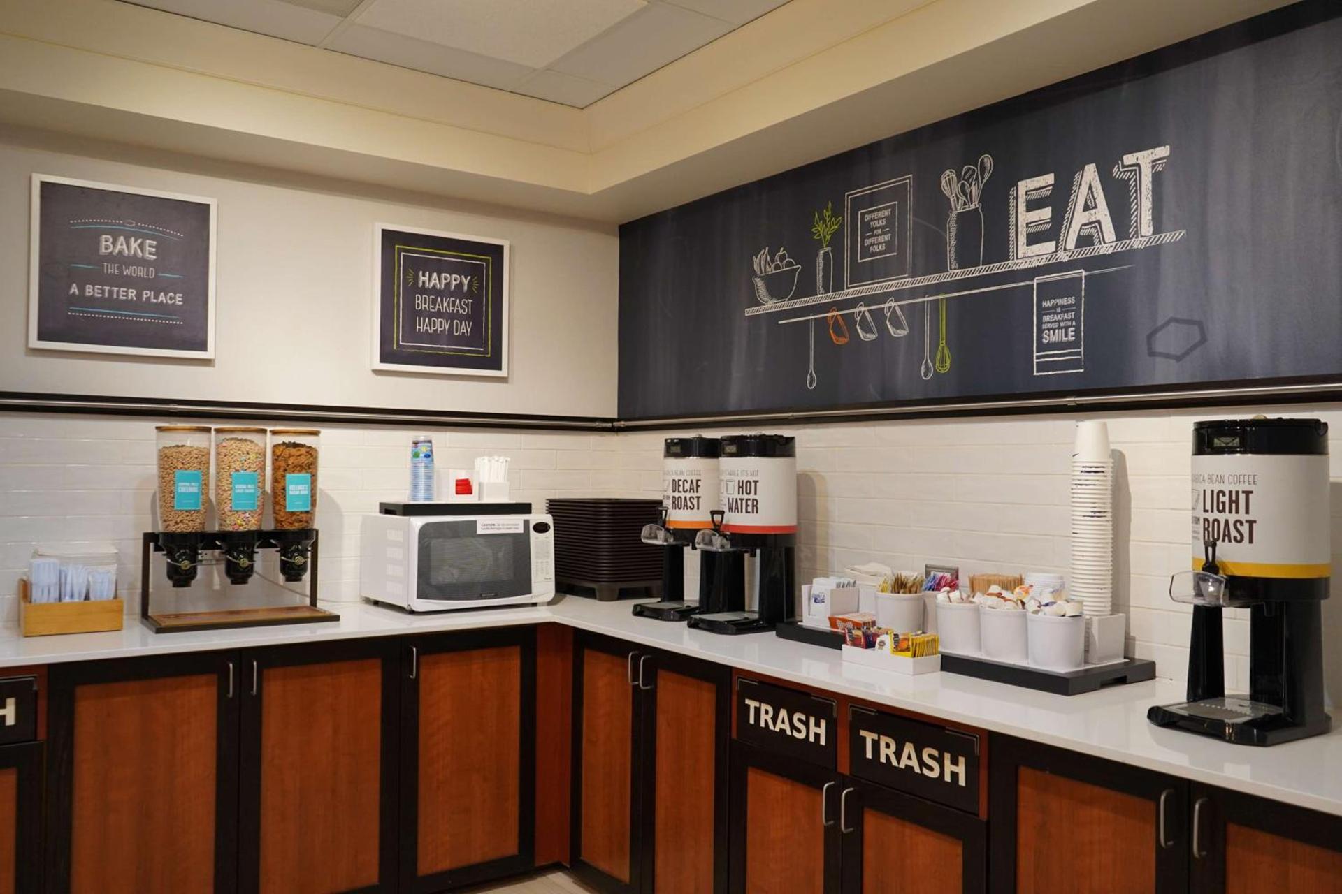 Hampton Inn & Suites Chicago/Aurora photo 13