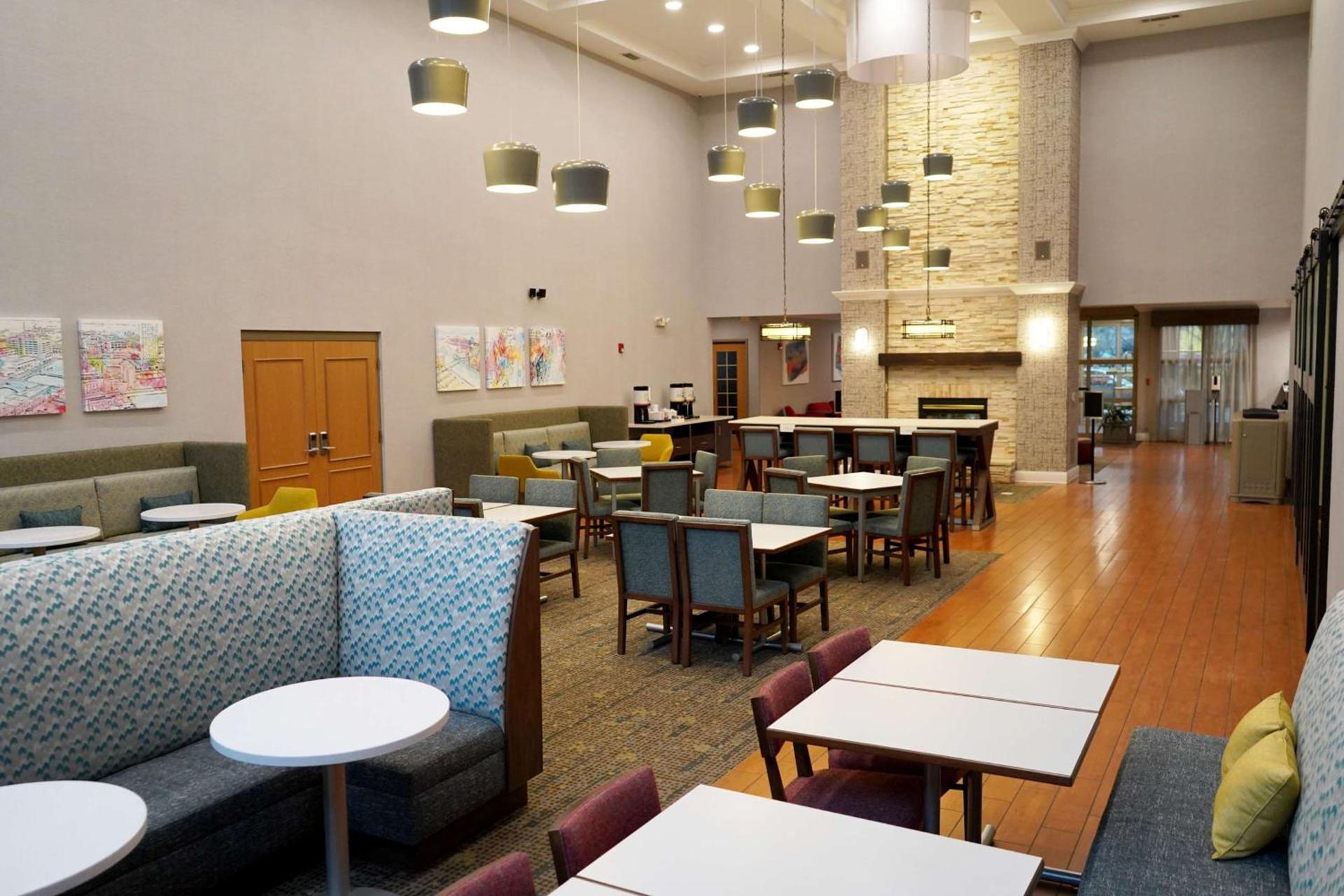 Hampton Inn & Suites Chicago/Aurora photo 34