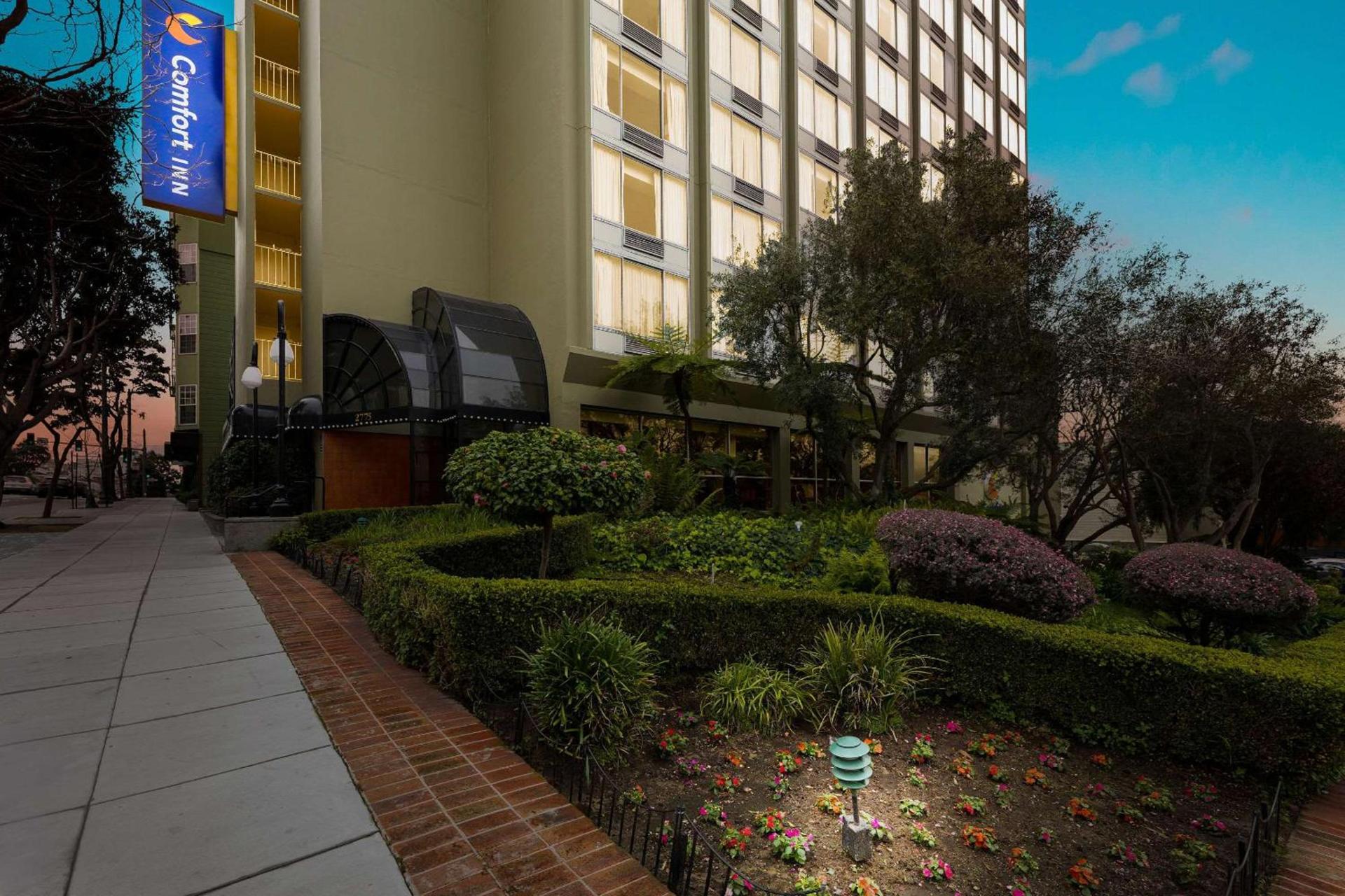 Comfort Inn By the Bay photo 7