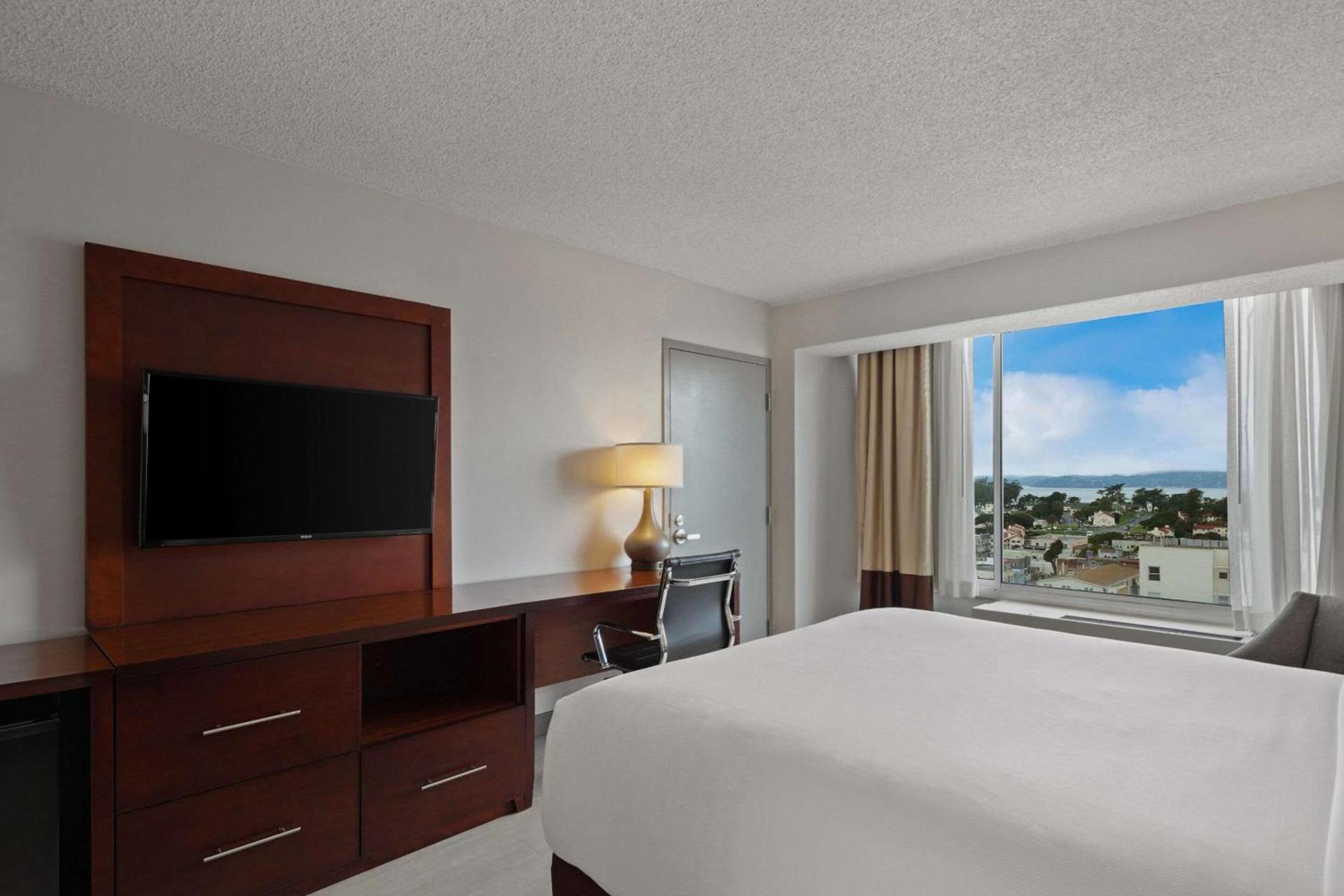 Comfort Inn By the Bay photo 15