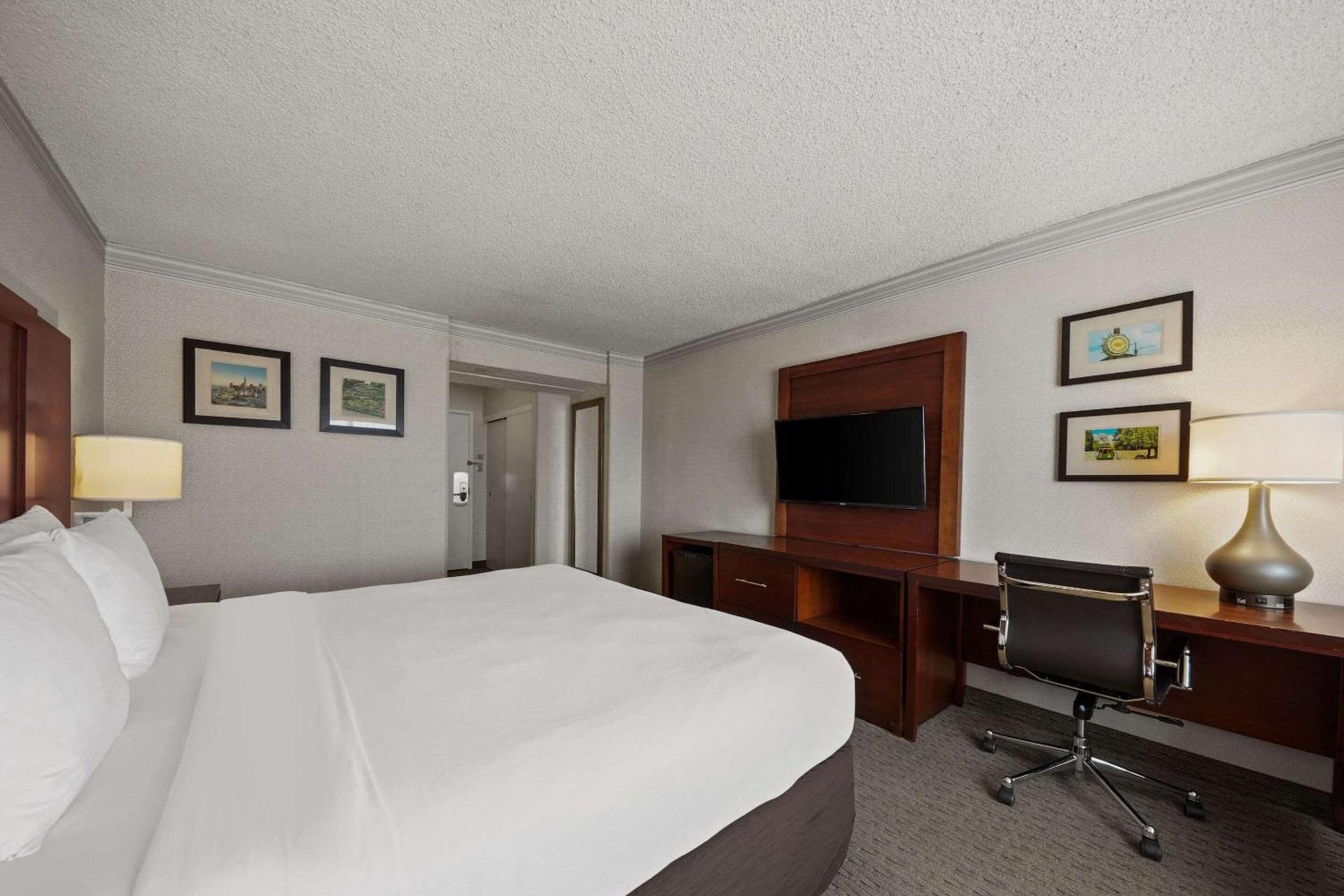 Comfort Inn By the Bay photo 19