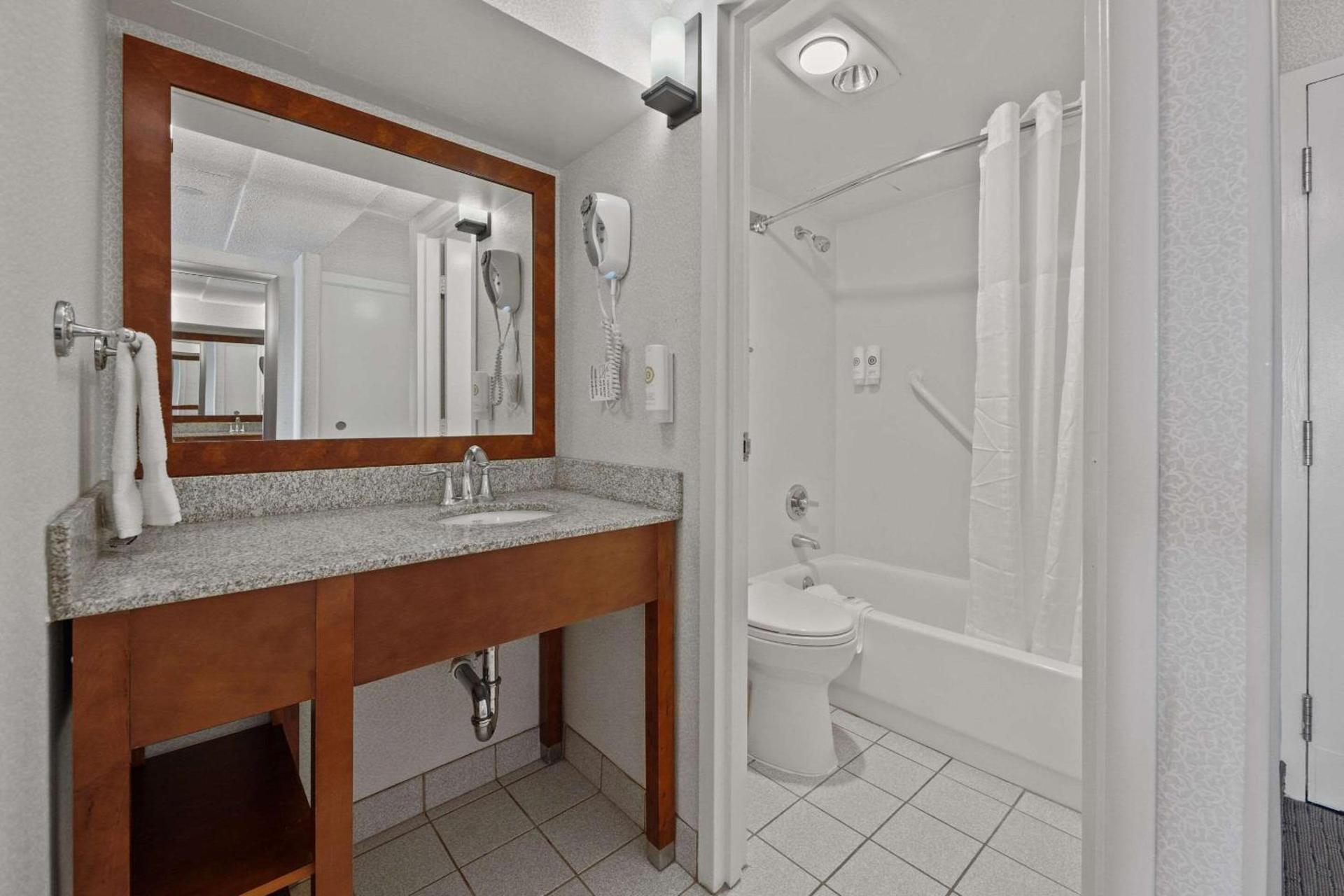 Comfort Inn By the Bay photo 21