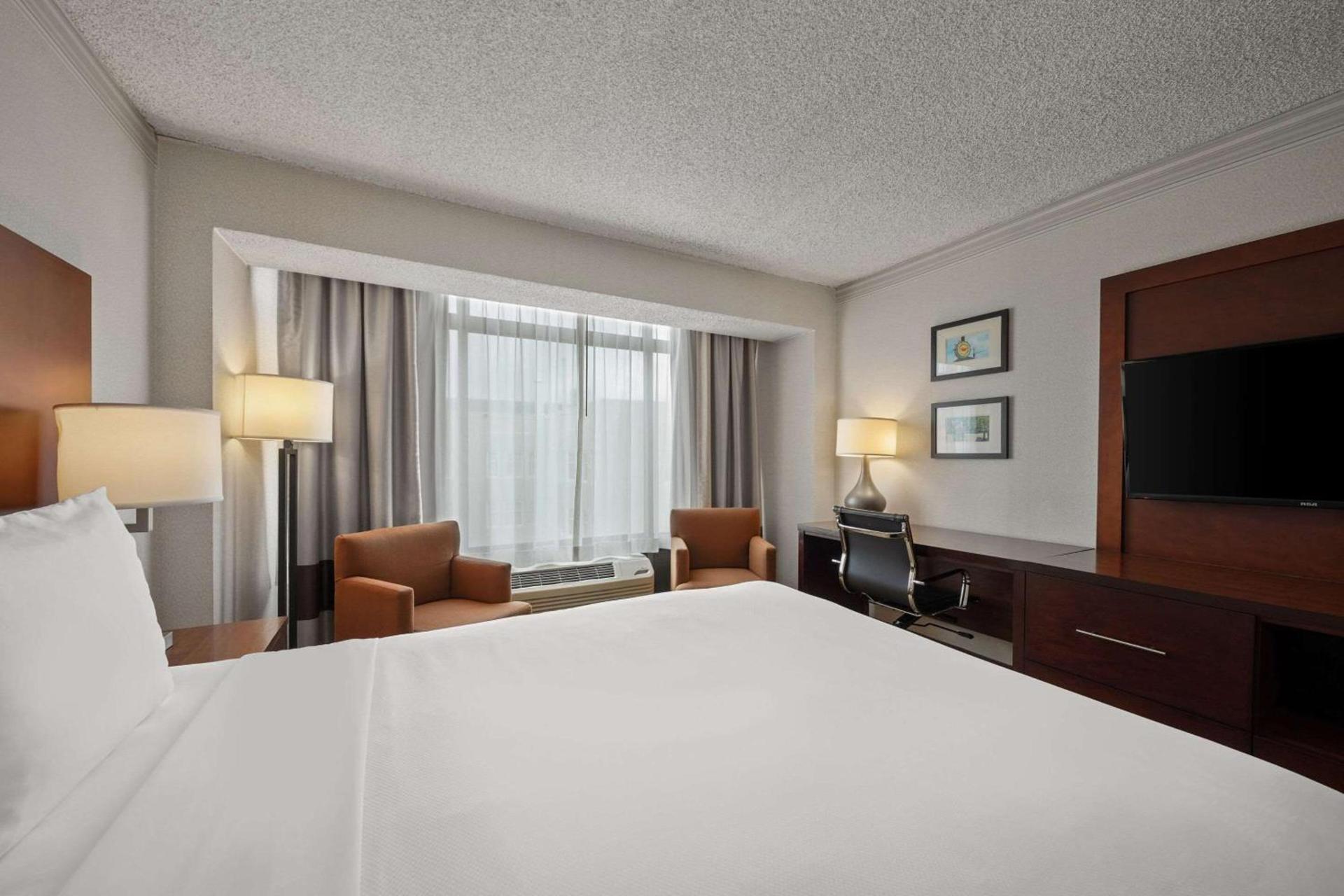 Comfort Inn By the Bay photo 23