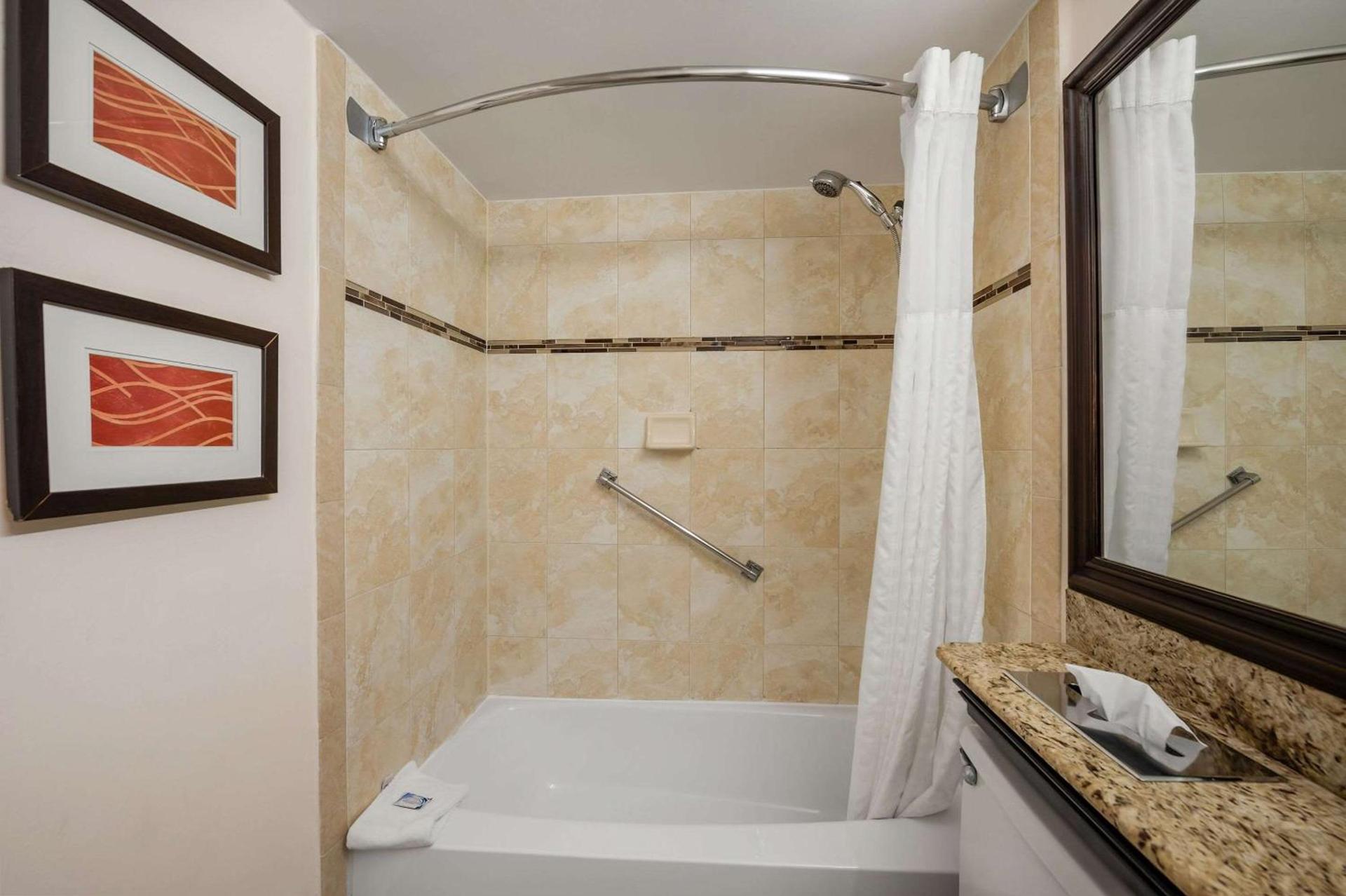 Comfort Inn Oceanside Deerfield Beach photo 10