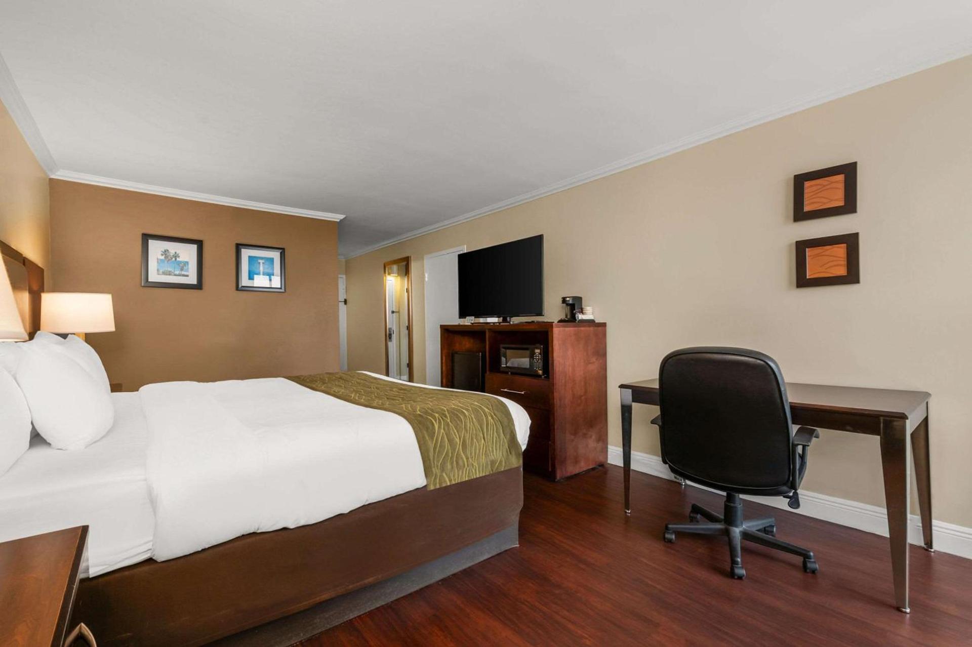 Comfort Inn Oceanside Deerfield Beach photo 14