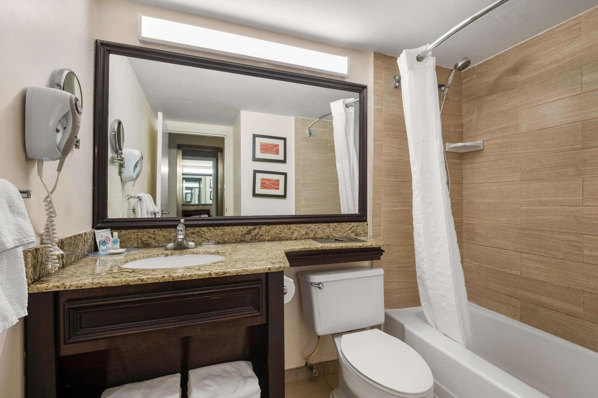 Comfort Inn Oceanside Deerfield Beach photo 15
