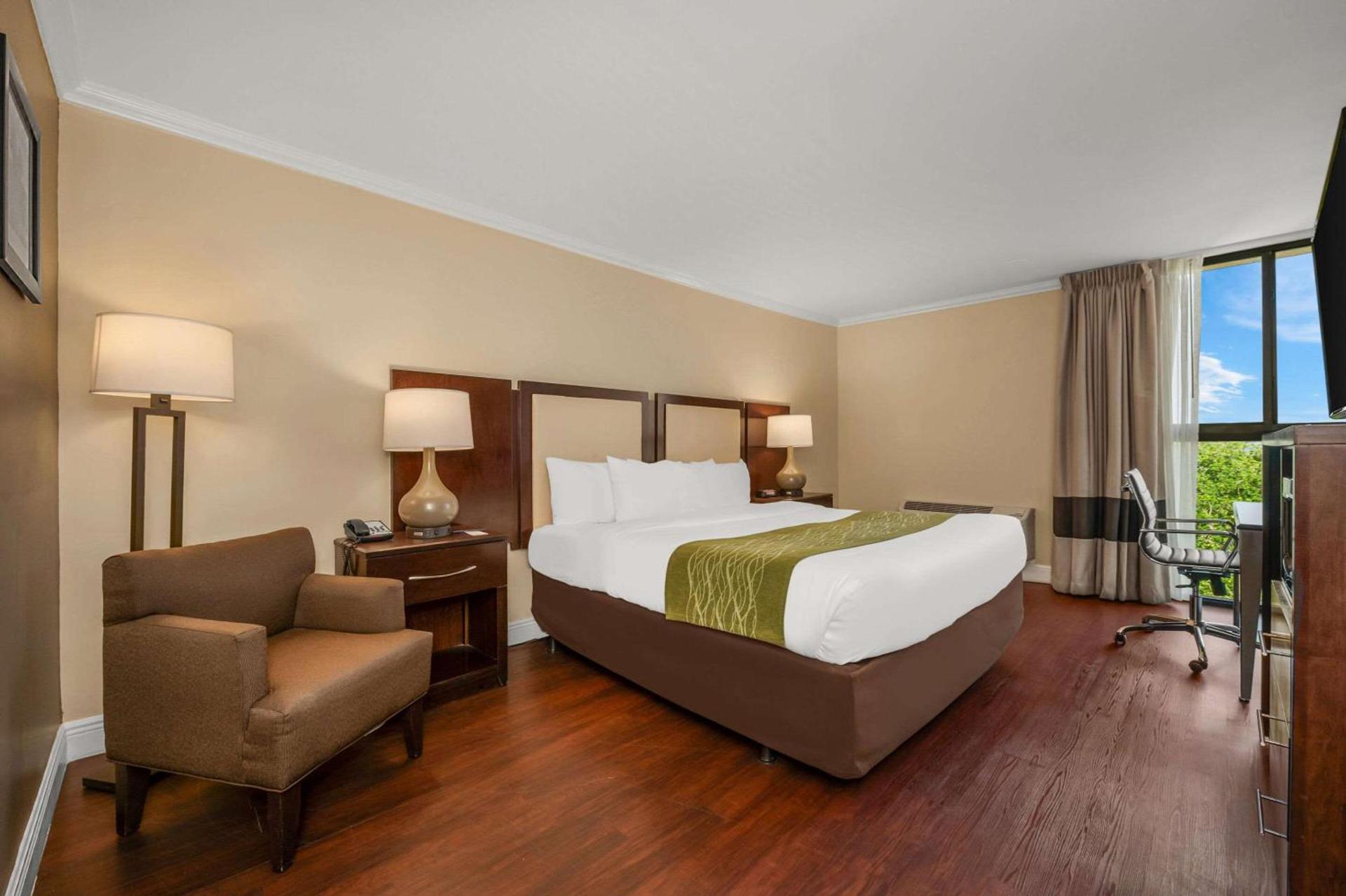 Comfort Inn Oceanside Deerfield Beach photo 16