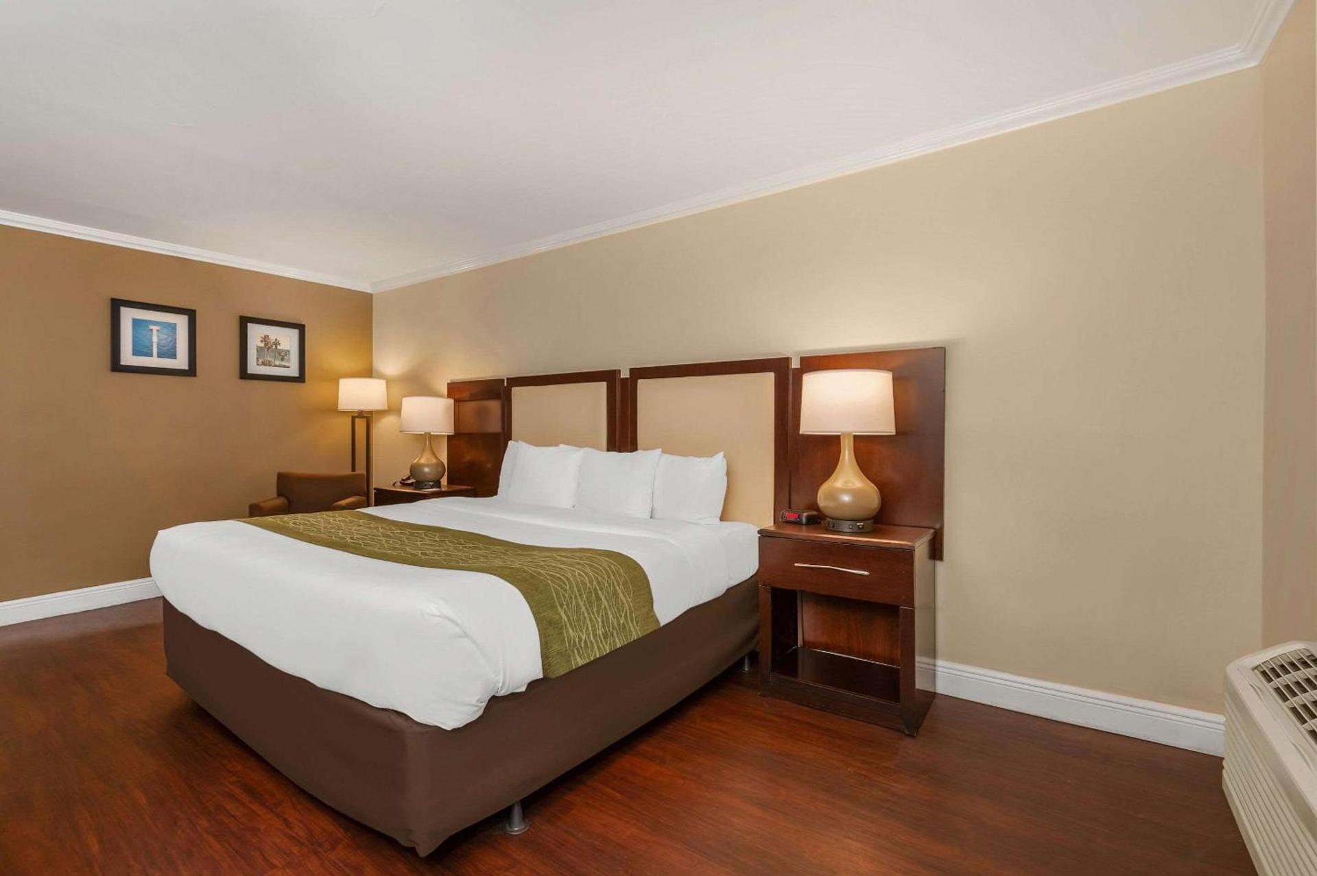 Comfort Inn Oceanside Deerfield Beach photo 17