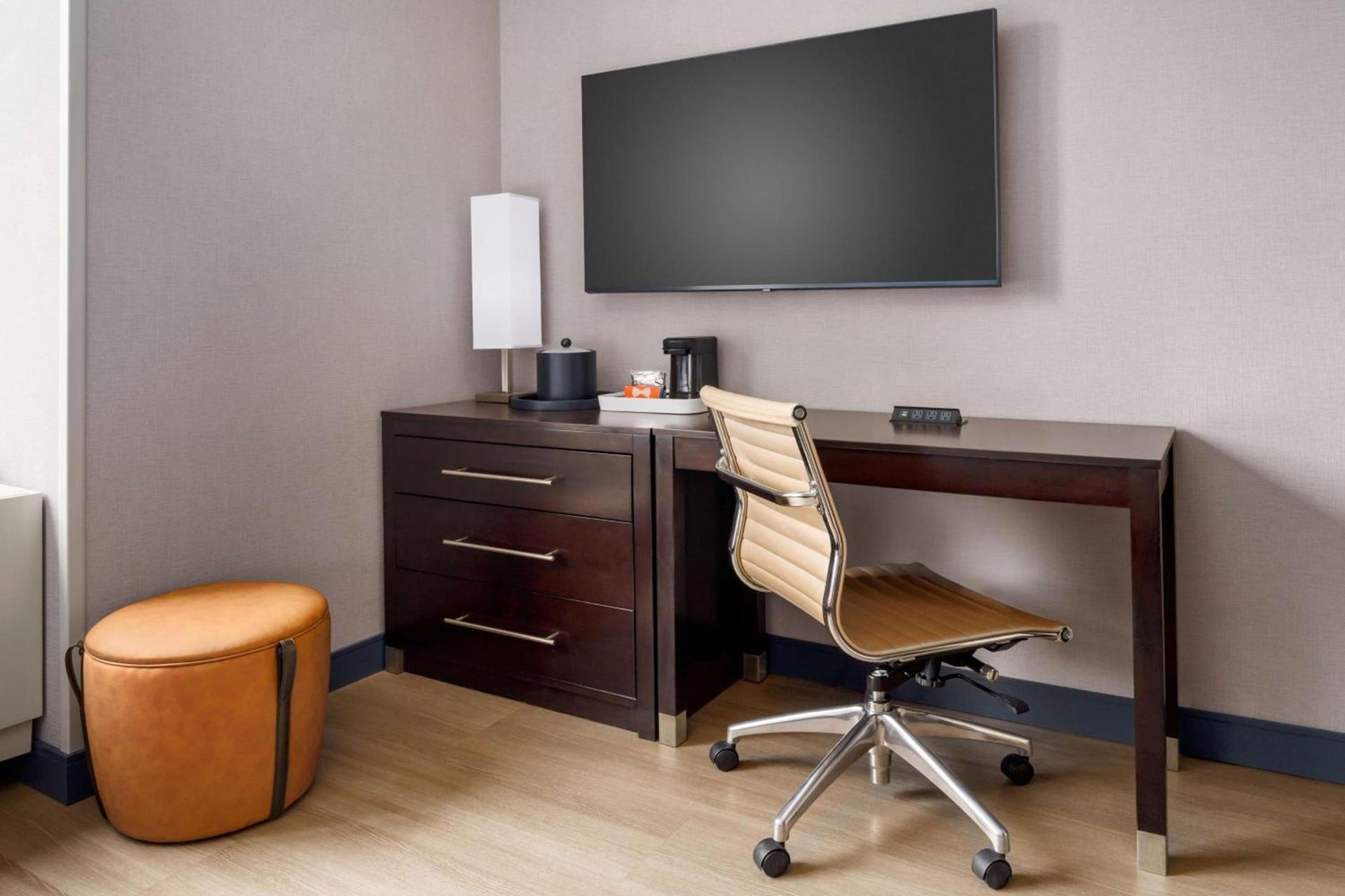 Hampton Inn Times Square Central photo 23