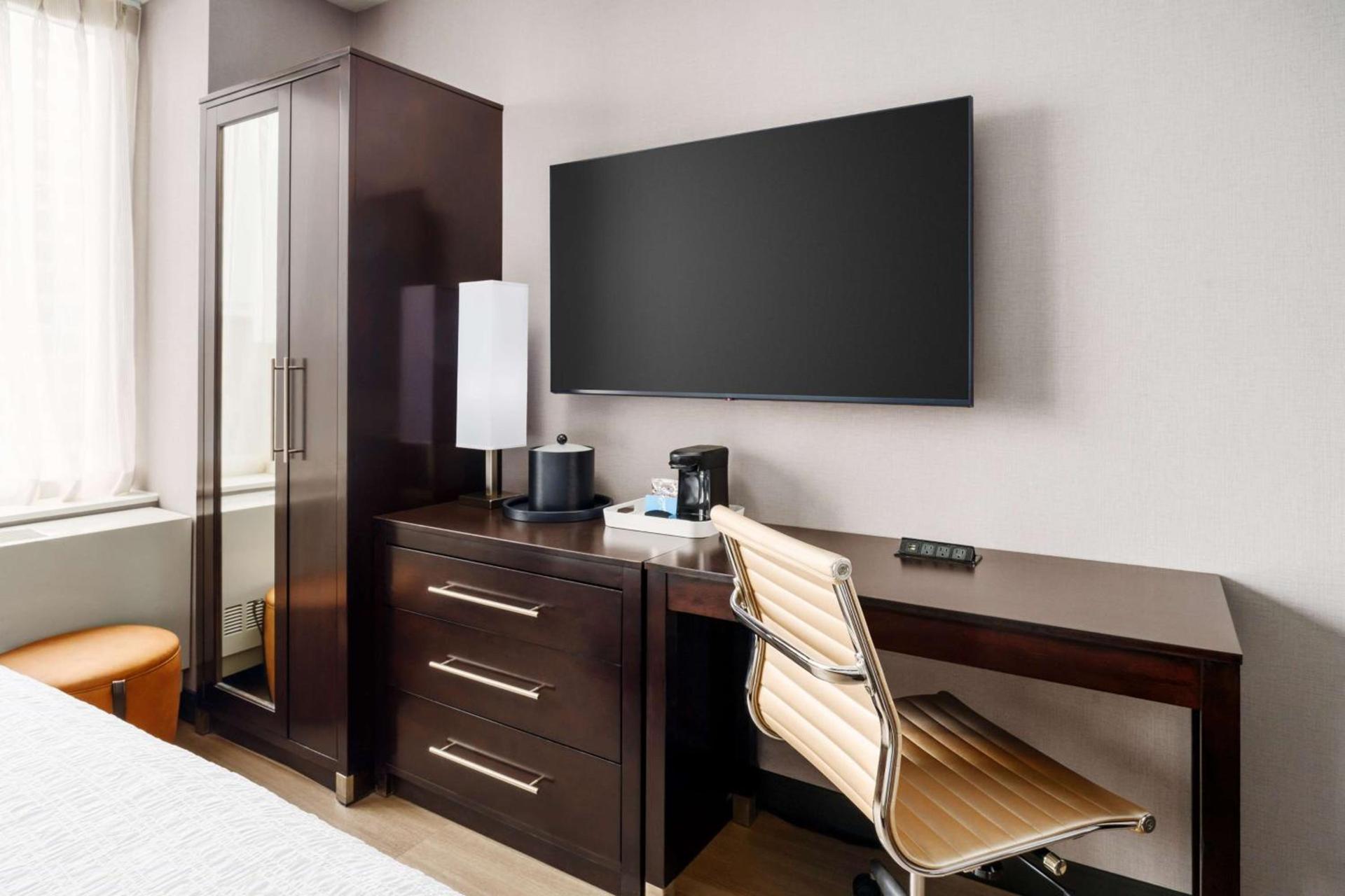 Hampton Inn Times Square Central photo 26