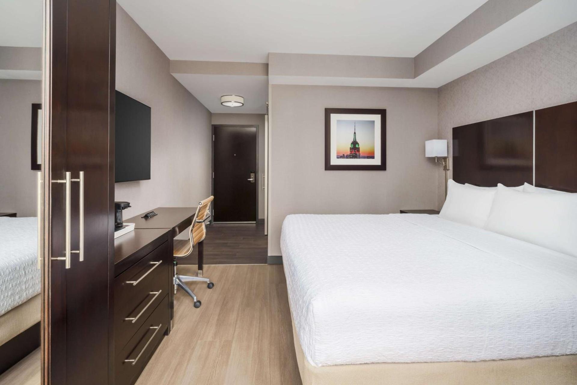 Hampton Inn Times Square Central photo 28