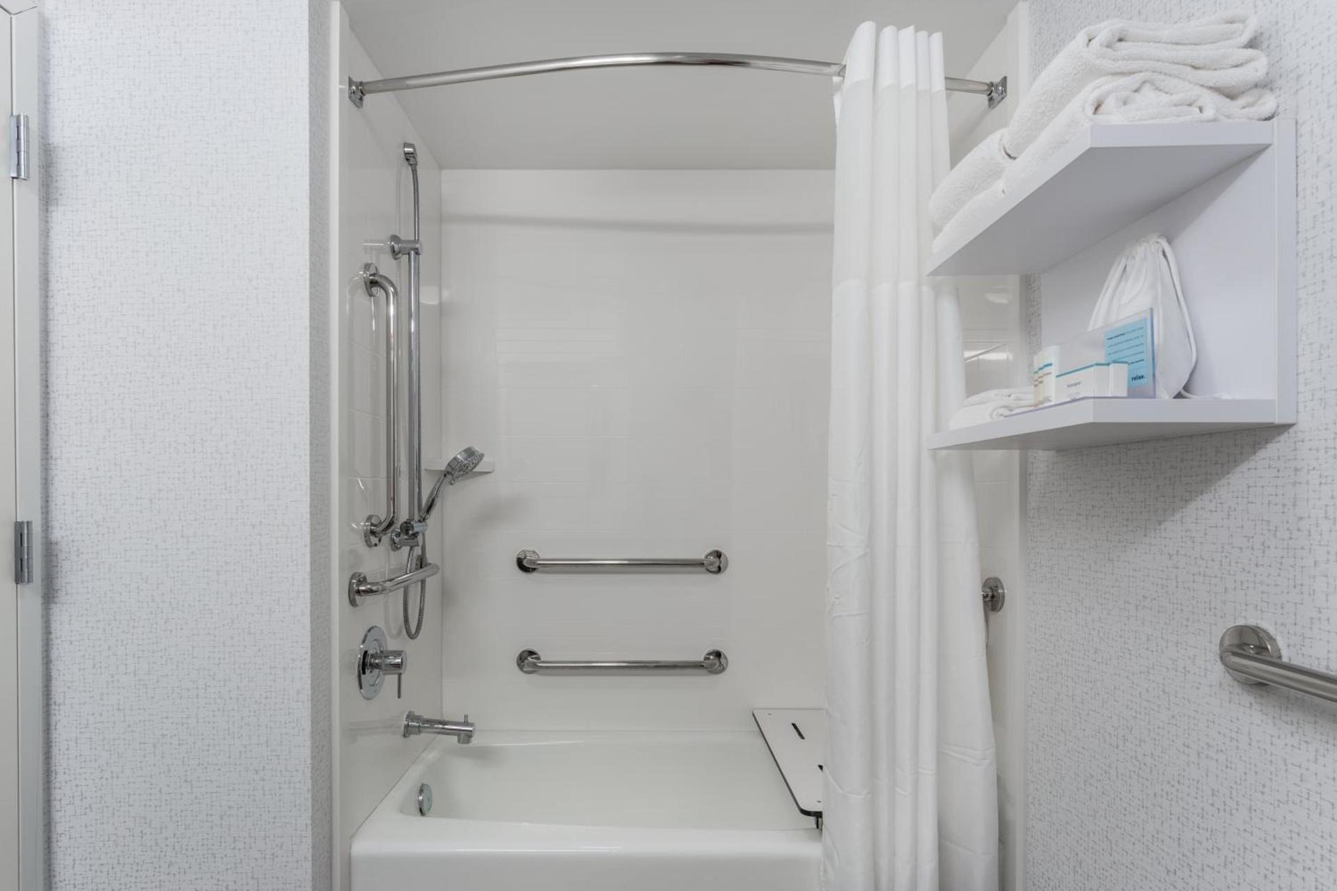 Hampton Inn Sioux Falls photo 41