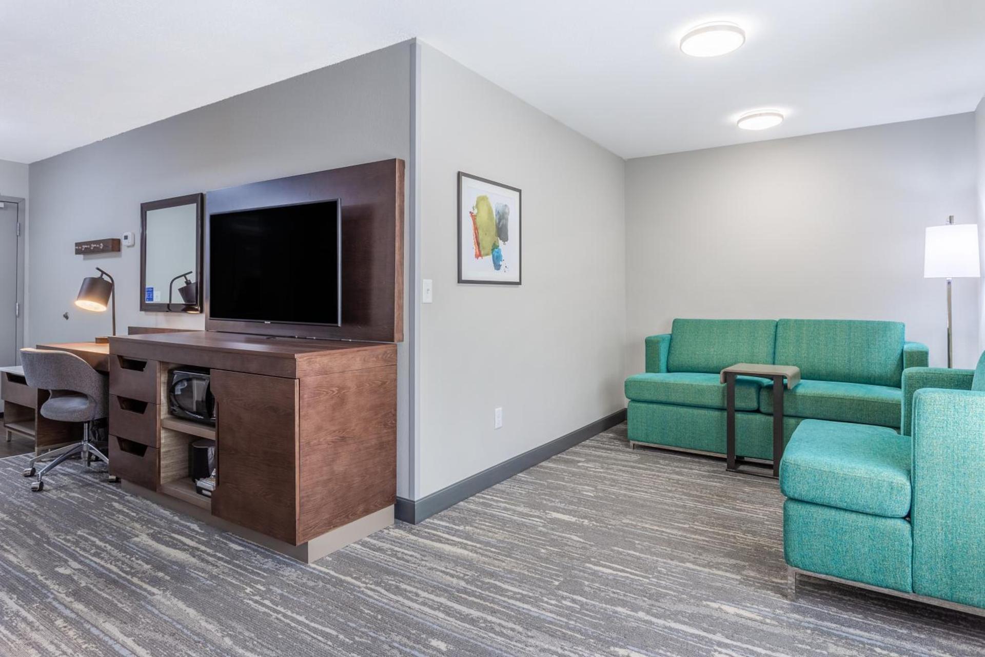 Hampton Inn Sioux Falls photo 43