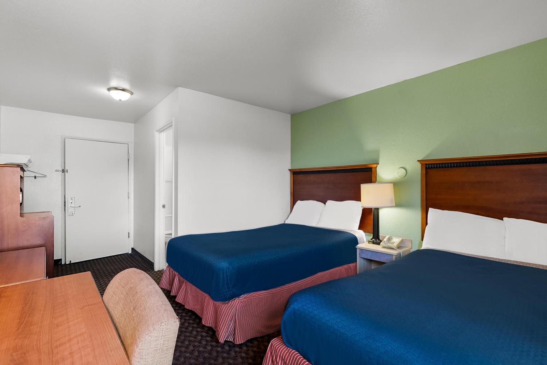 Americas Best Value Inn - Lincoln Airport photo 6