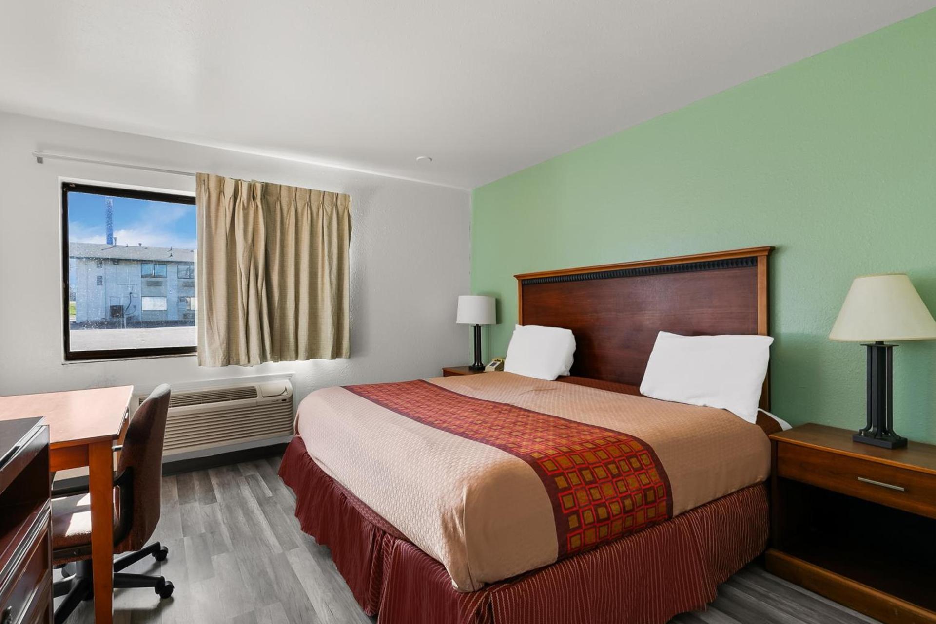 Americas Best Value Inn - Lincoln Airport photo 14