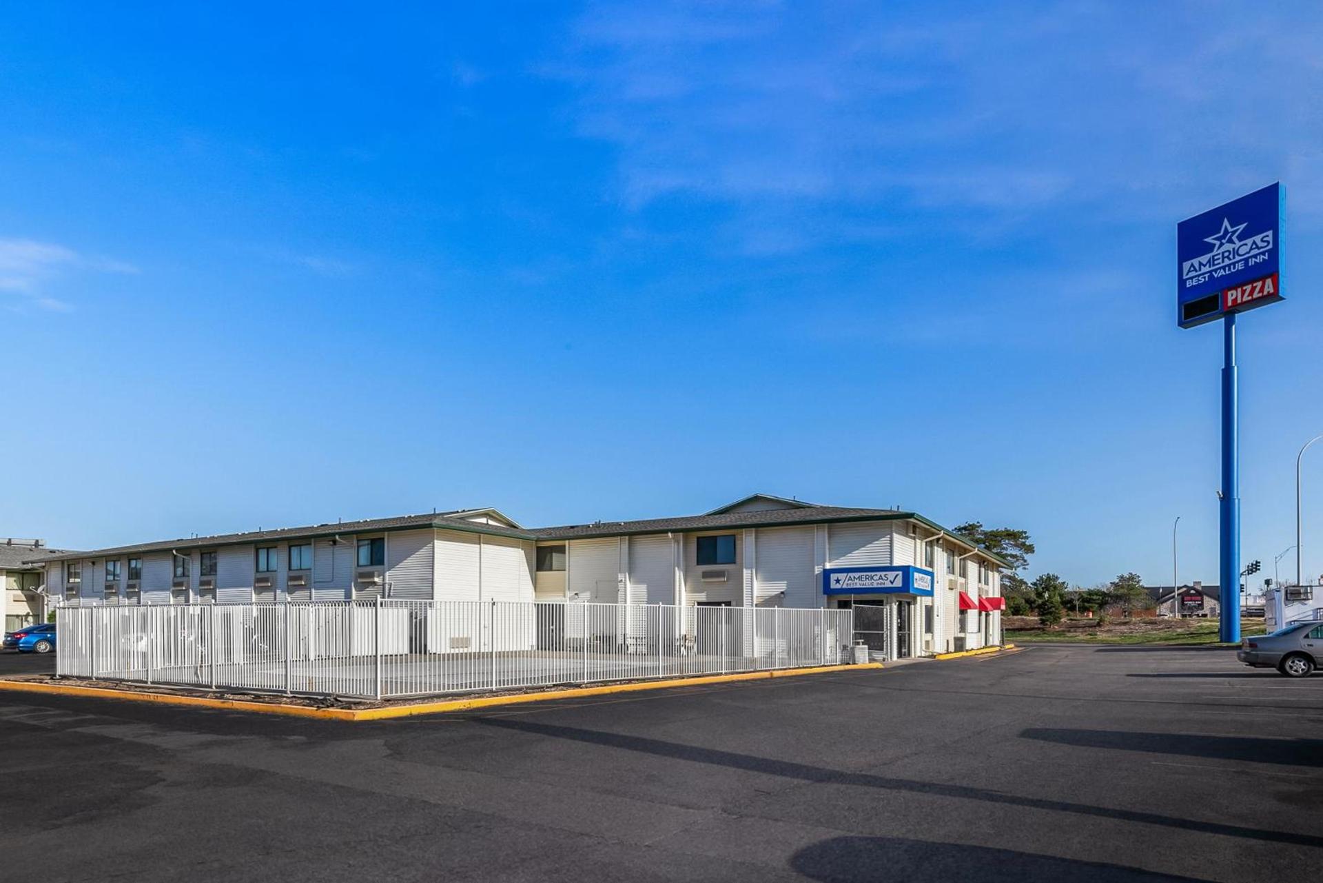 Americas Best Value Inn - Lincoln Airport photo 29