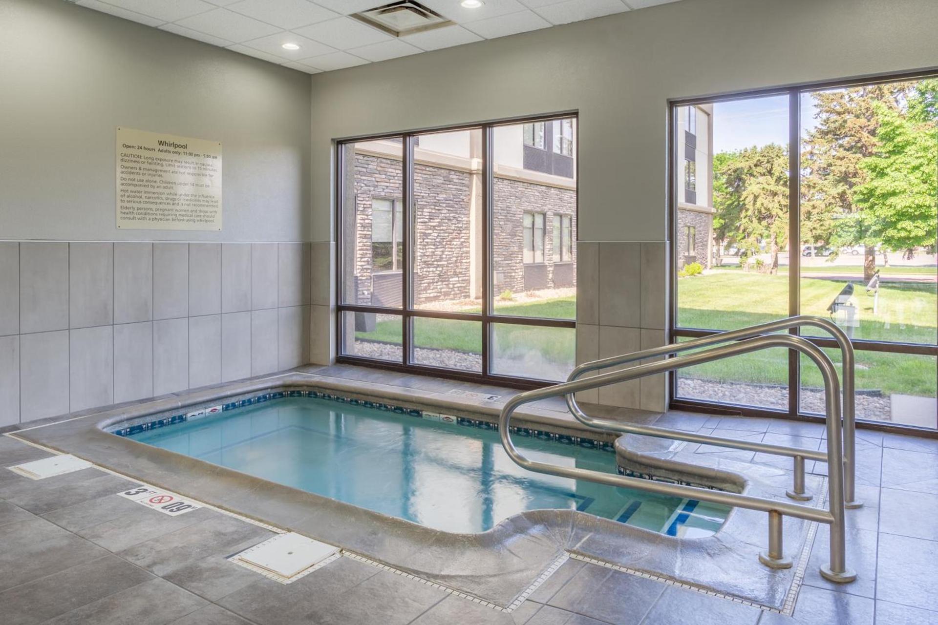 Hampton Inn Sioux Falls photo 45