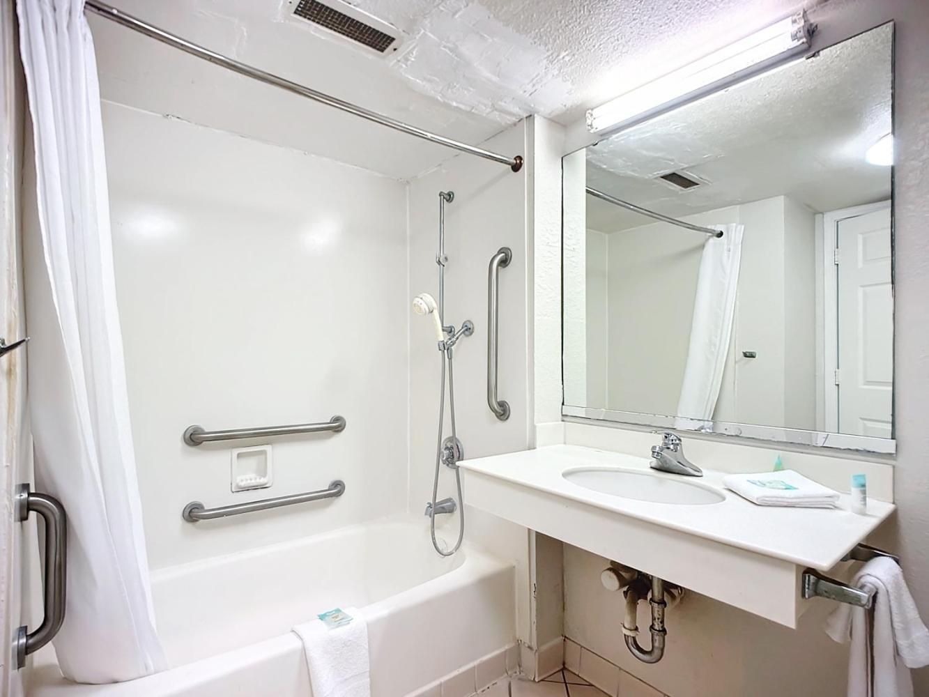 SoHo Inn and Suites Jacksonville North photo 29