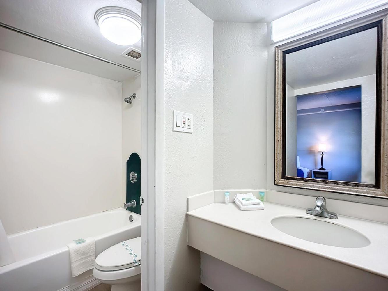 SoHo Inn and Suites Jacksonville North photo 18