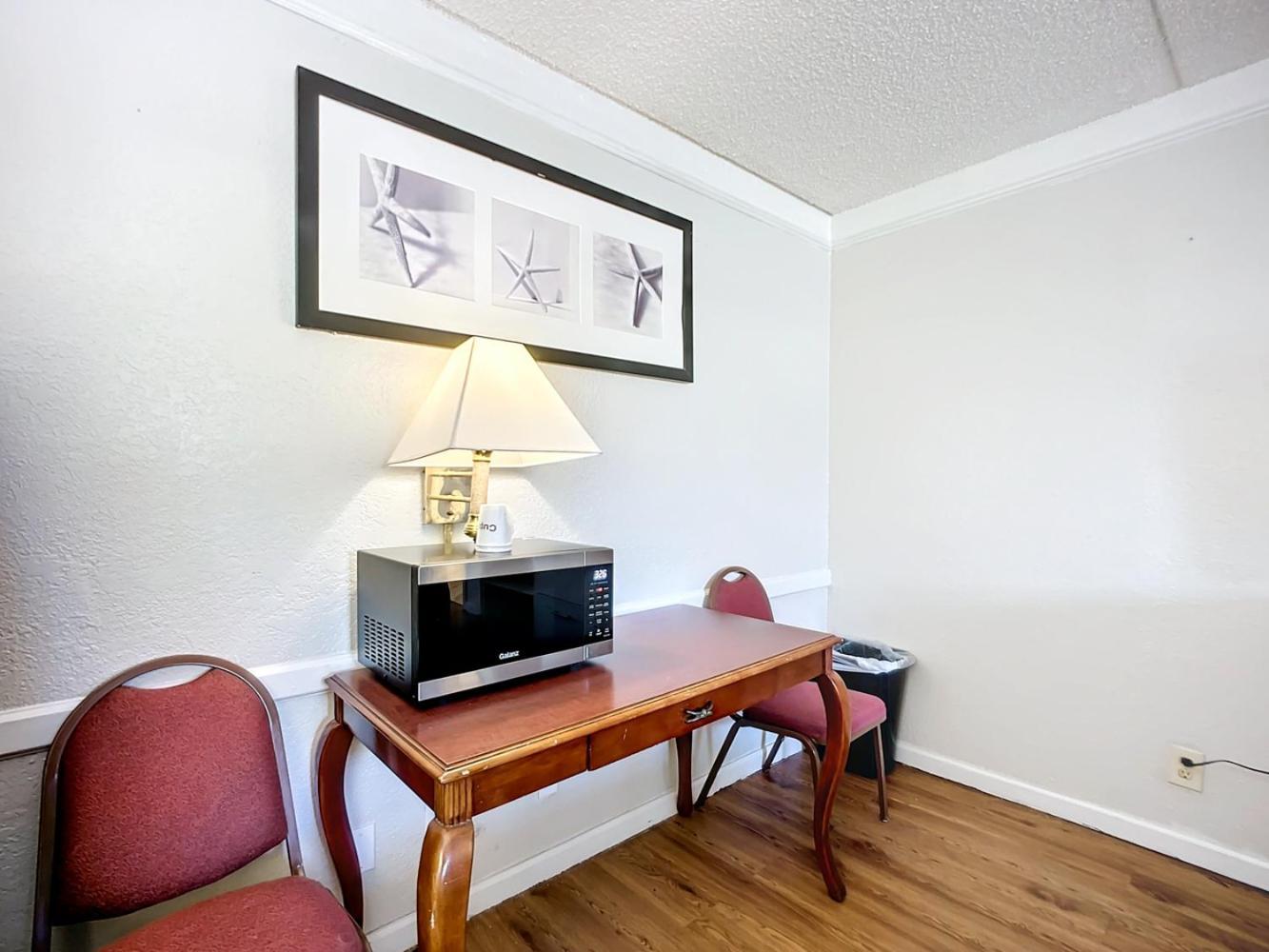 SoHo Inn and Suites Jacksonville North photo 10
