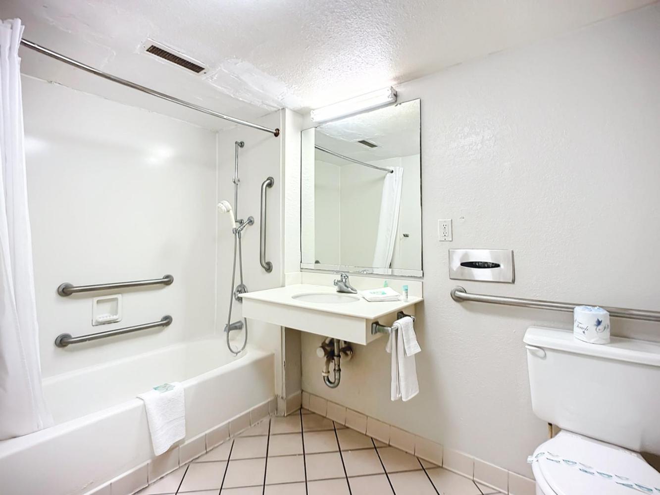 SoHo Inn and Suites Jacksonville North photo 22