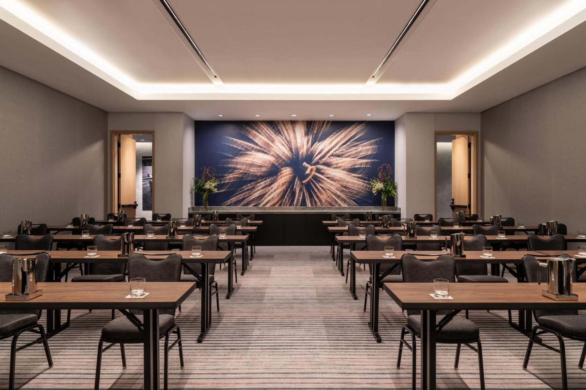 Loews Arlington Hotel photo 85