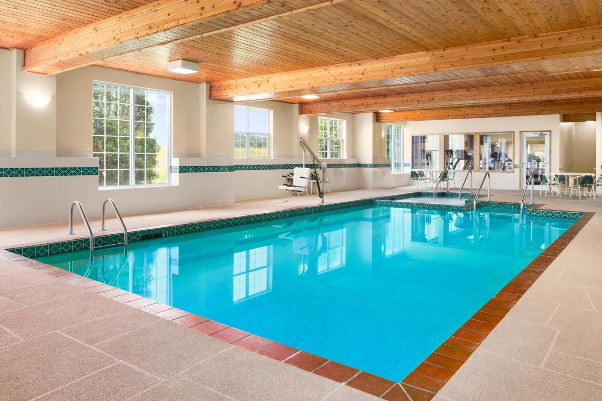 Country Inn & Suites by Radisson Kenosha - Pleasant Prairie photo 41