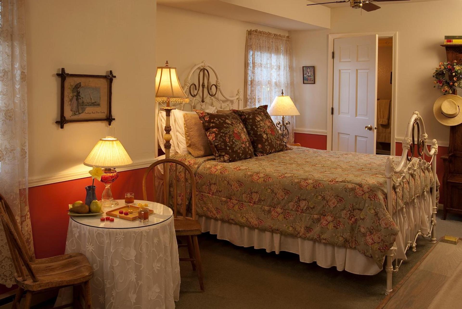 Eagle Harbor Inn photo 8