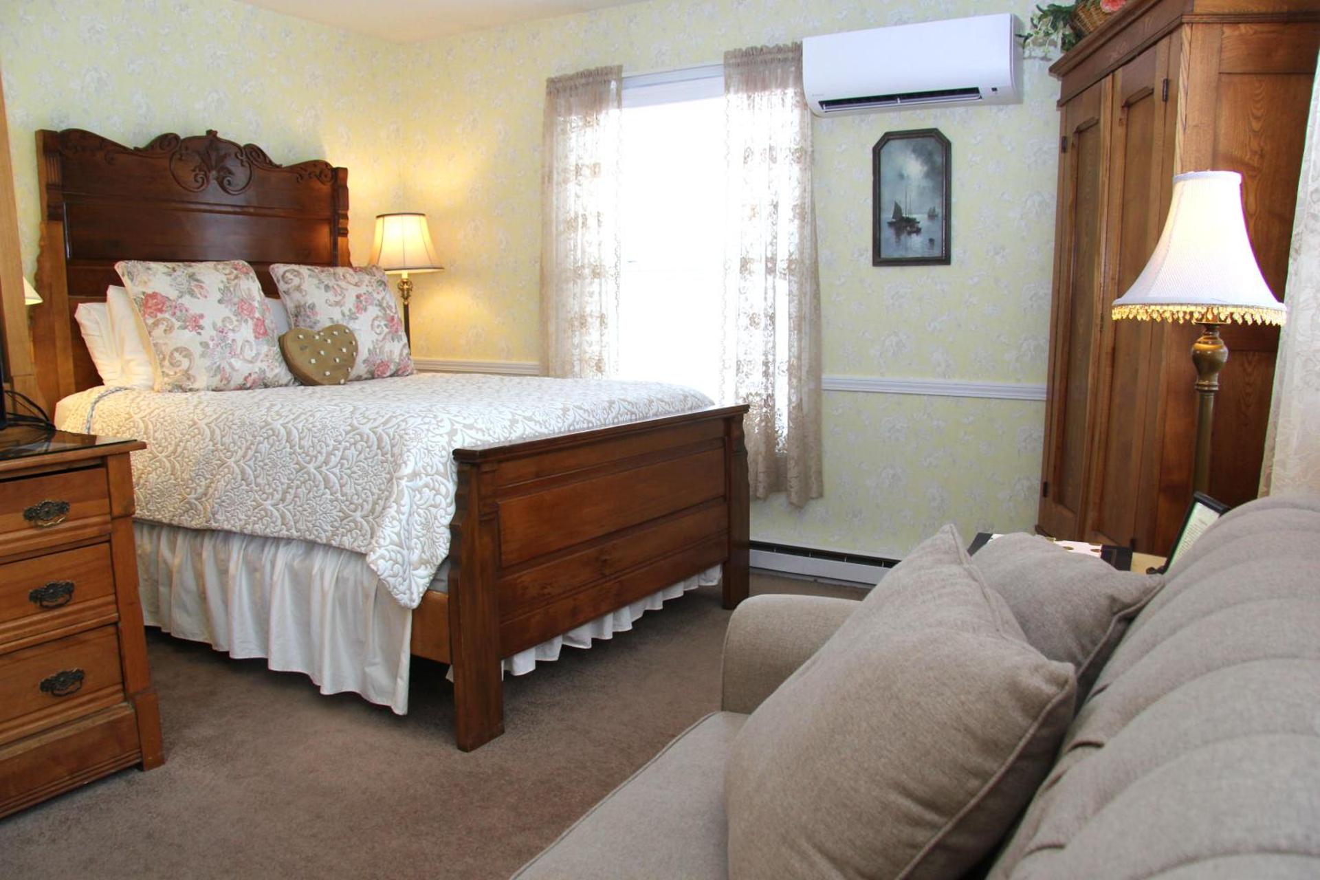 Eagle Harbor Inn photo 7