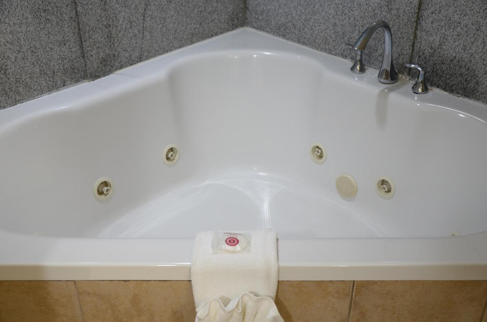 Comfort Suites Salem-Roanoke I-81 photo 21